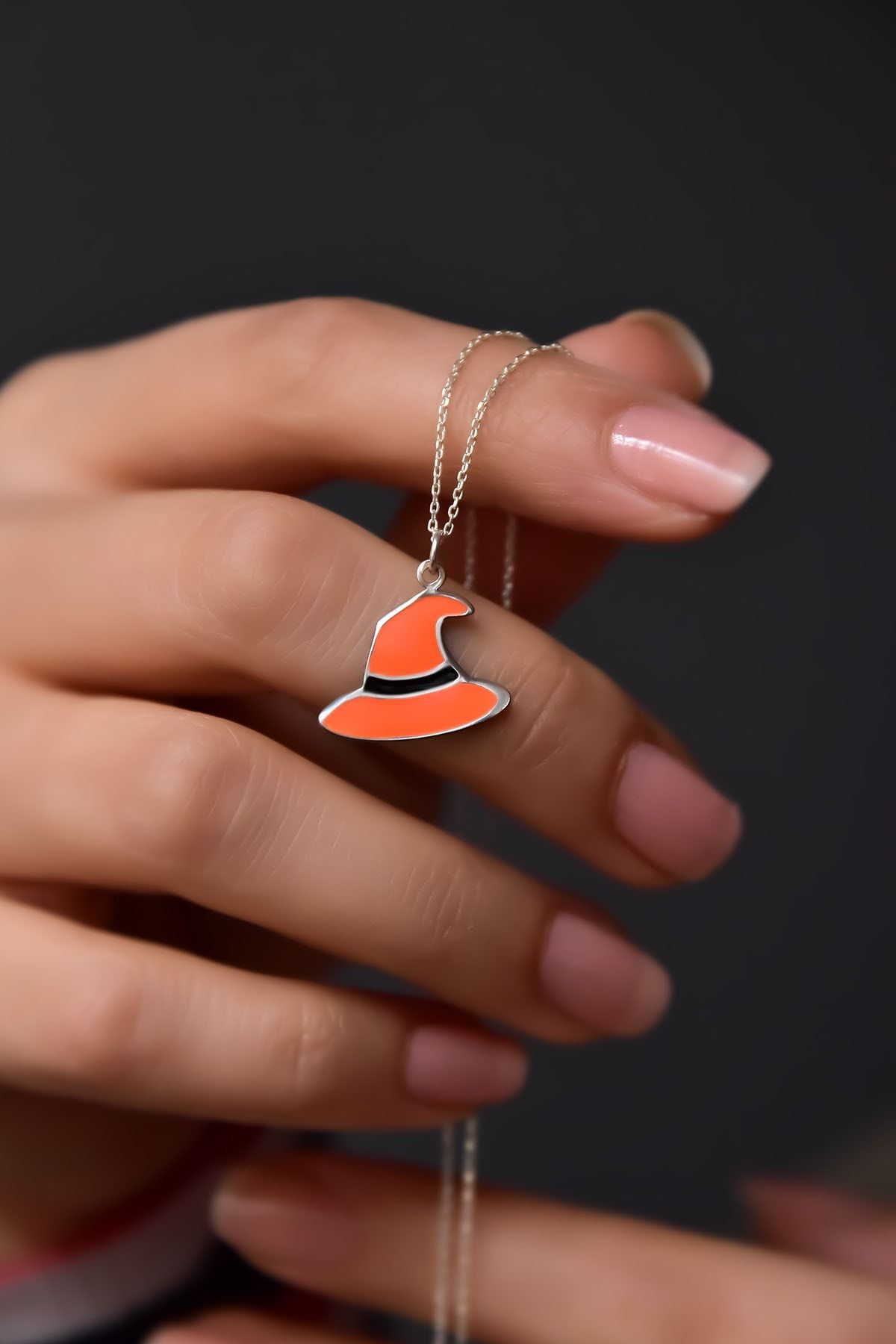 925 Ayar Gümüş Rodyum Kaplama Turuncu Mineli Cadılar Bayramı