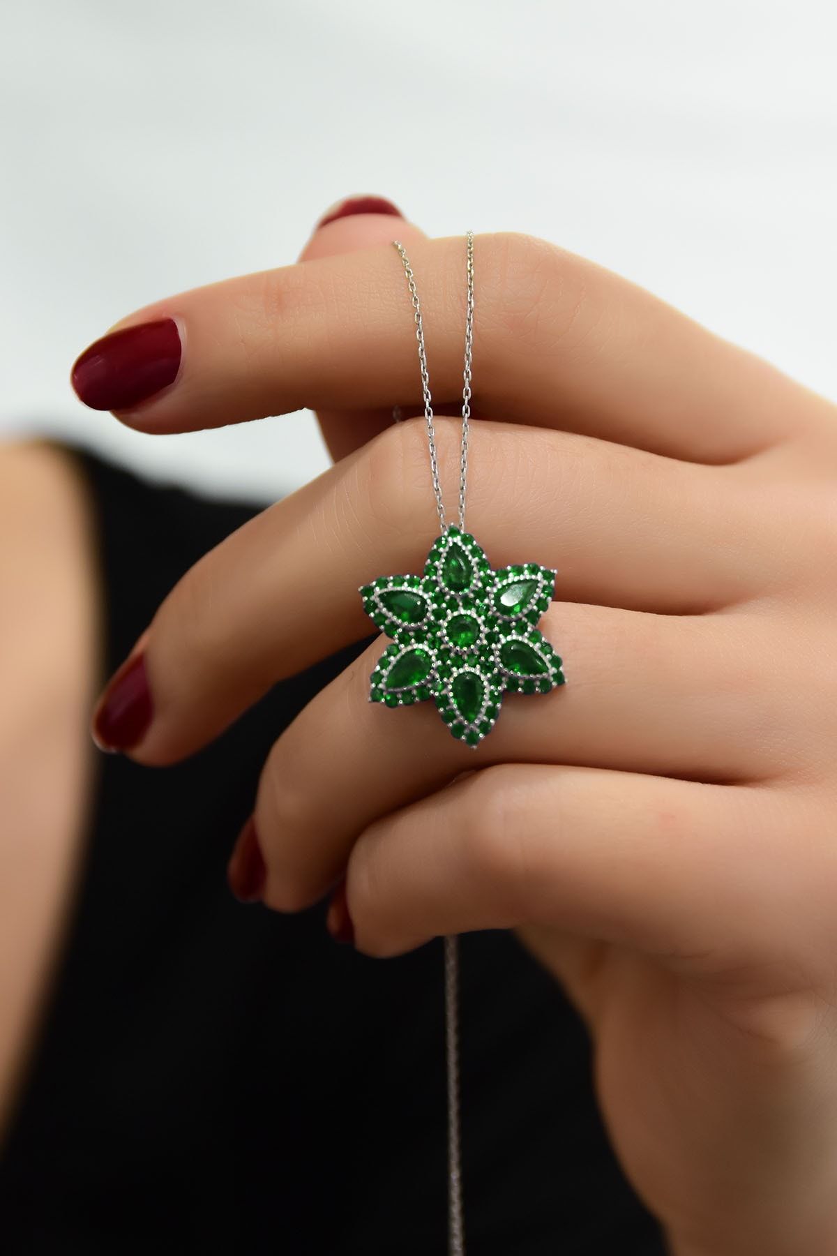 925 Ayar Gümüş Rodyum Kaplama Yeşim Taşı Damla Lotus Kolye