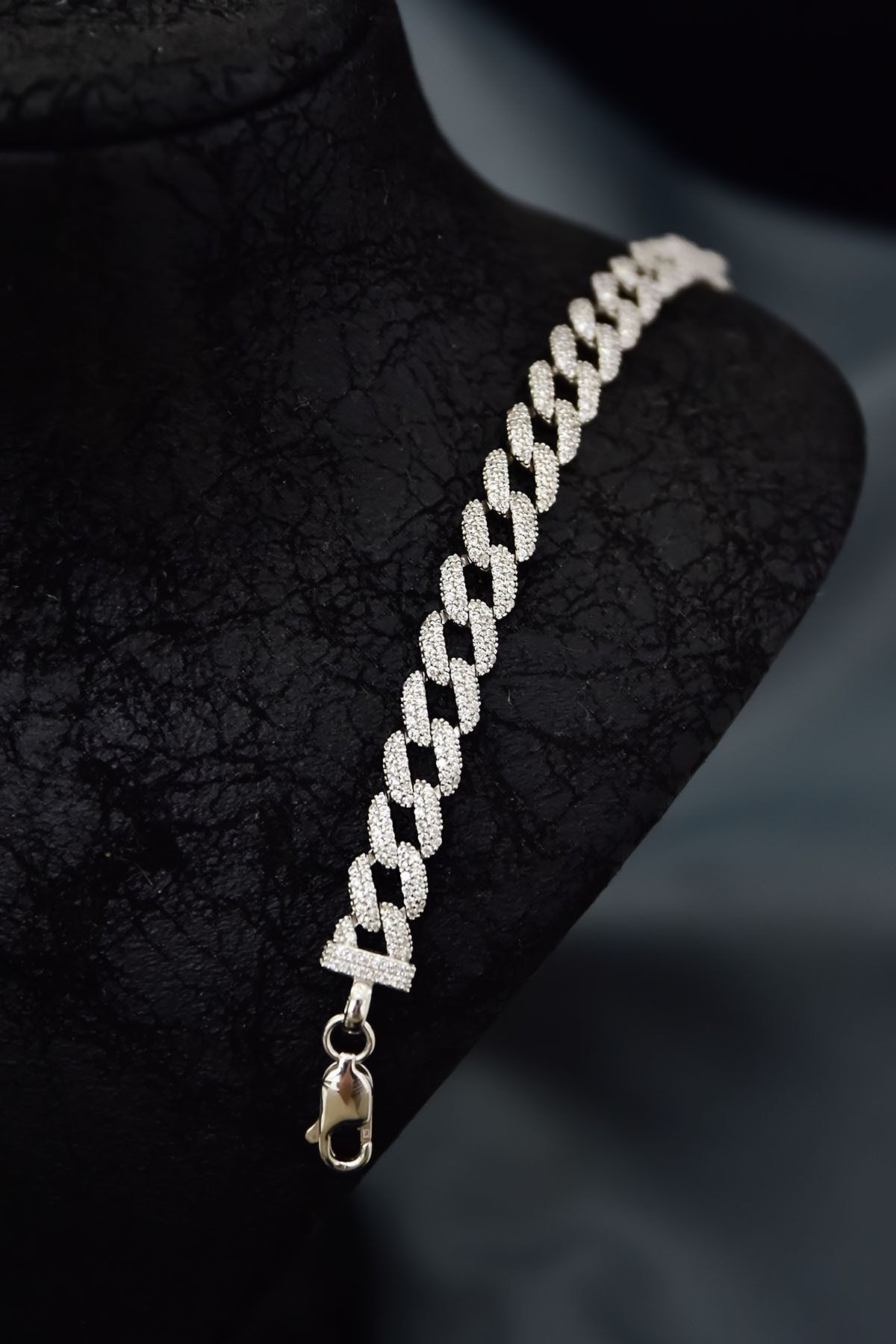 925 Ayar Gümüş Rodyum Kaplama Zirkon Taşlı Gurmet Zincir Bileklik