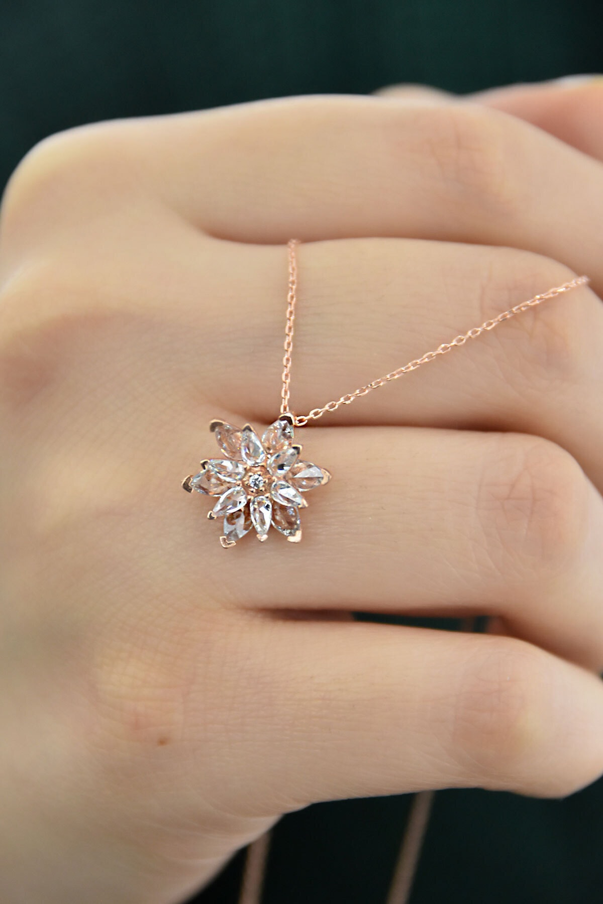 925 Ayar Gümüş Rose Altın Kaplama Beyaz Lotus Kolye