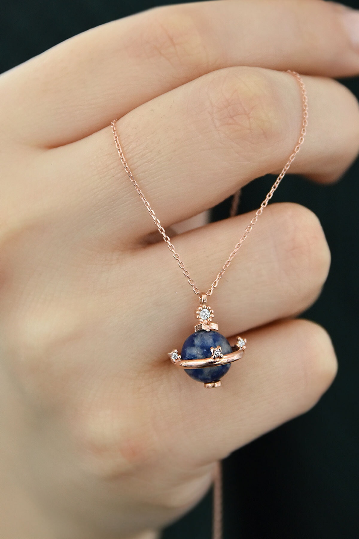 925 Ayar Gümüş Rose Altın Kaplama Oniks Taşlı Gezegen Kolye