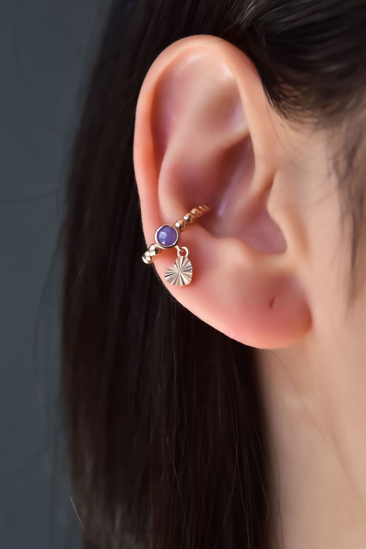 925 Ayar Gümüş Rose Kaplama Ay Taşlı Kalp Figürlü Kıkırdak Küpe