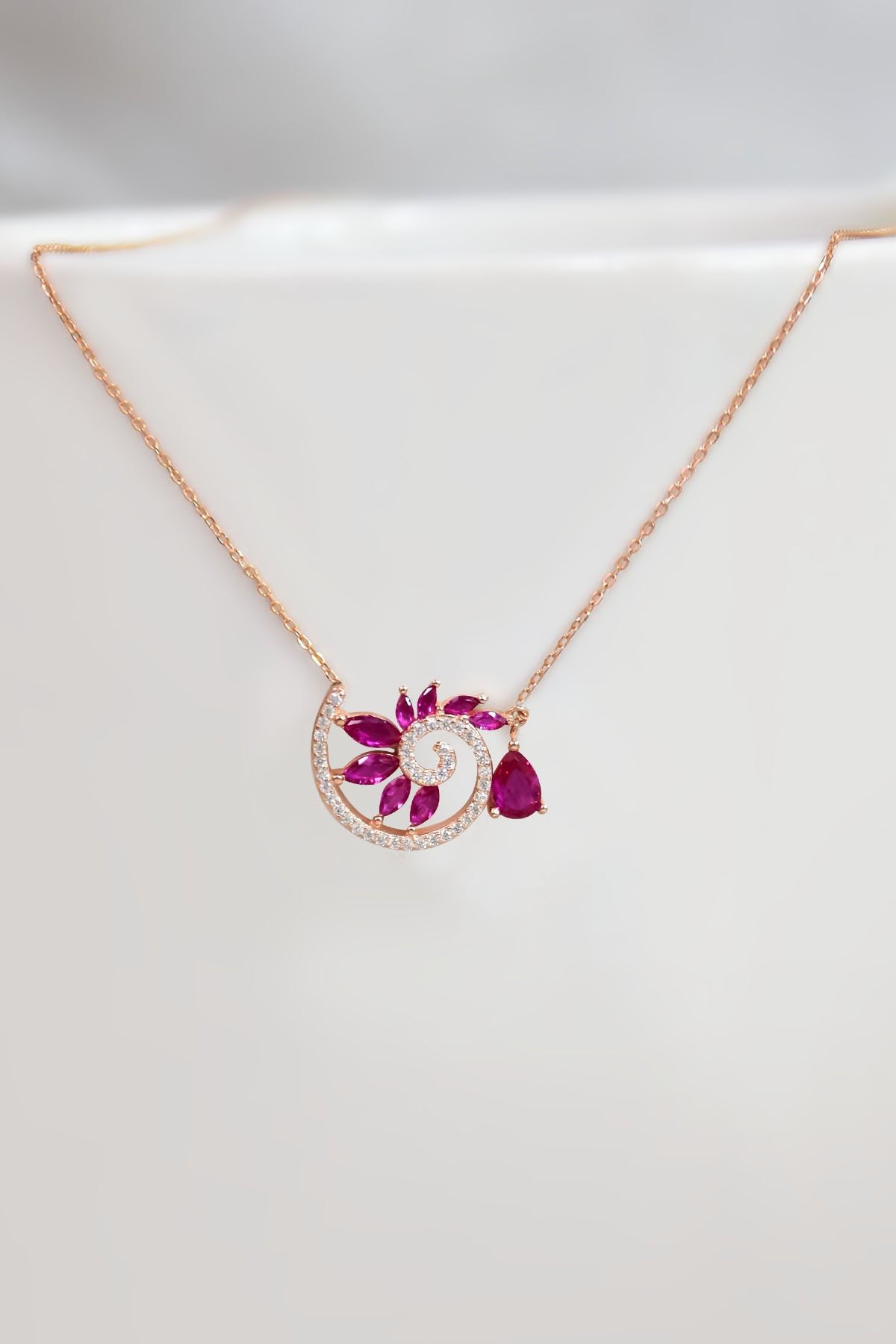 925 Ayar Gümüş Rose Kaplama Damla Pembe Taşlı Spiral Snail Tasarım Kolye