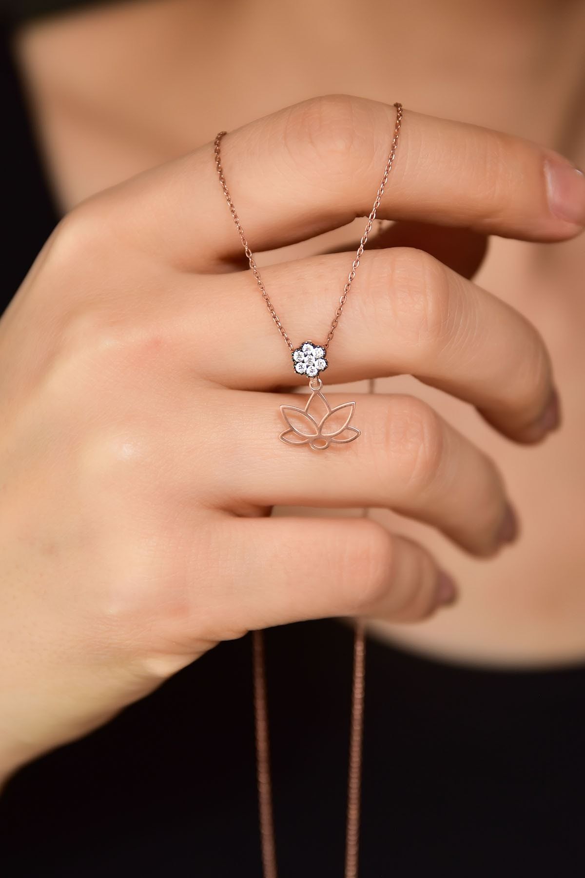 925 Ayar Gümüş Rose Kaplama Elmas Montür Çiçek Kesim Lotus Kolye