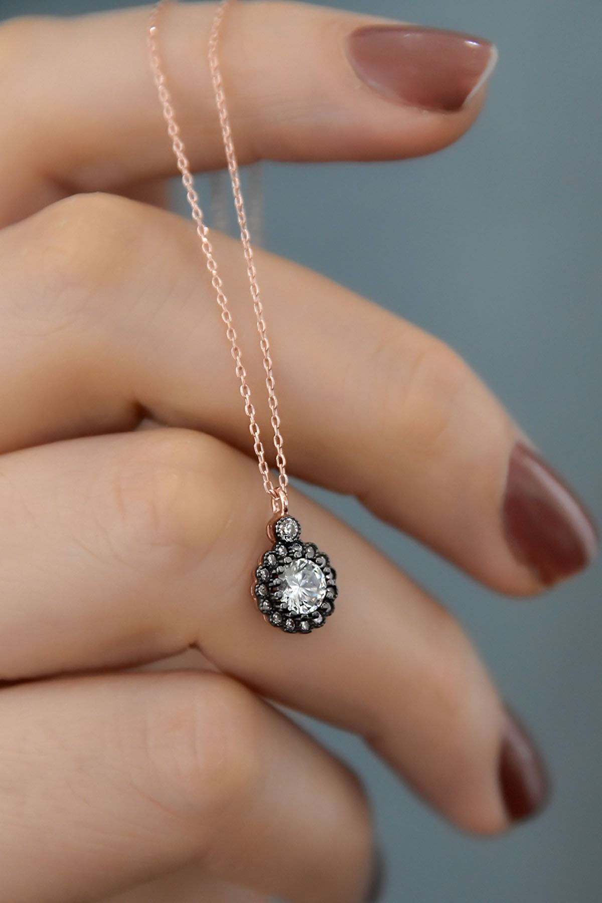 925 Ayar Gümüş Rose Kaplama Elmas Montür Tektaş Kadın Kolye