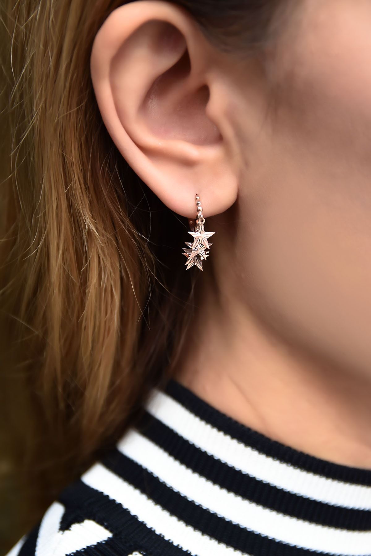 925 Ayar Gümüş Rose Kaplama Fırfırlı Yıldız Kadın Küpe