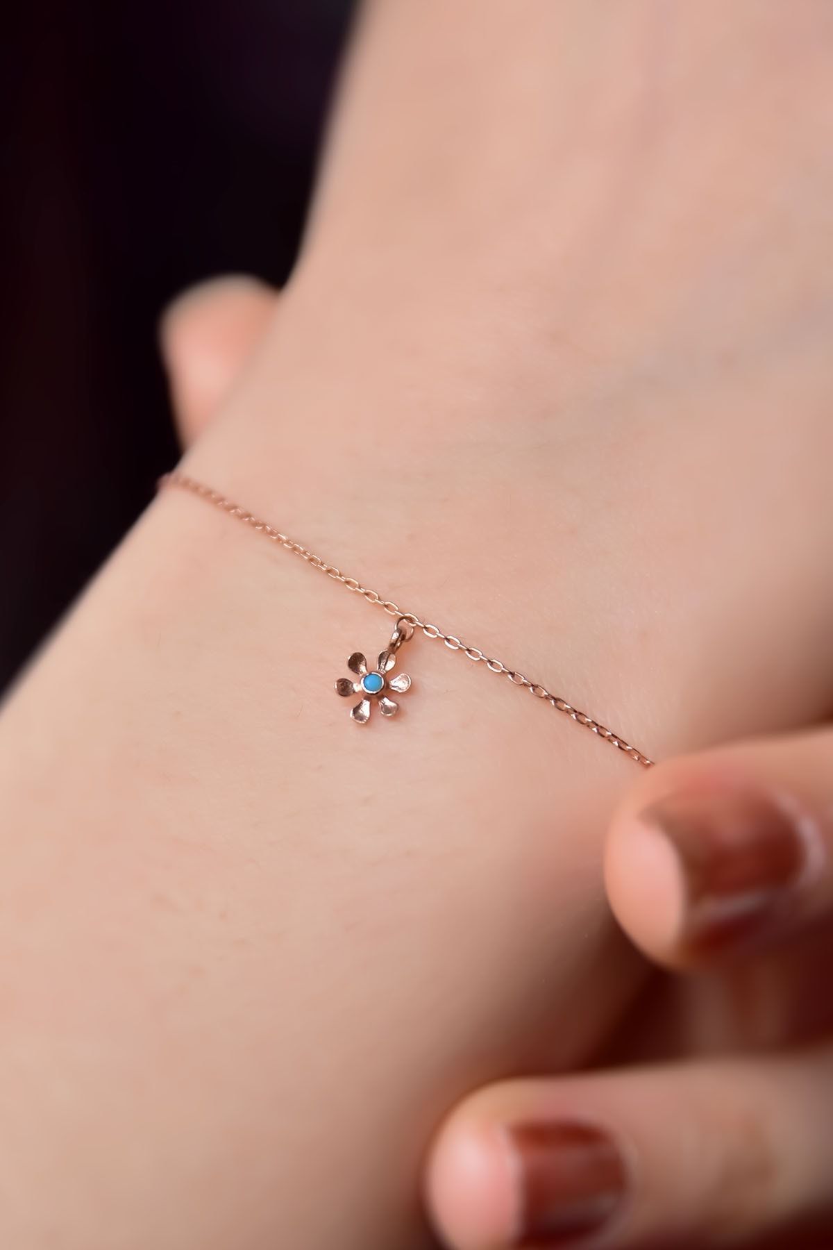 925 Ayar Gümüş Rose Kaplama Firuze Taşlı Mini Papatya Bileklik