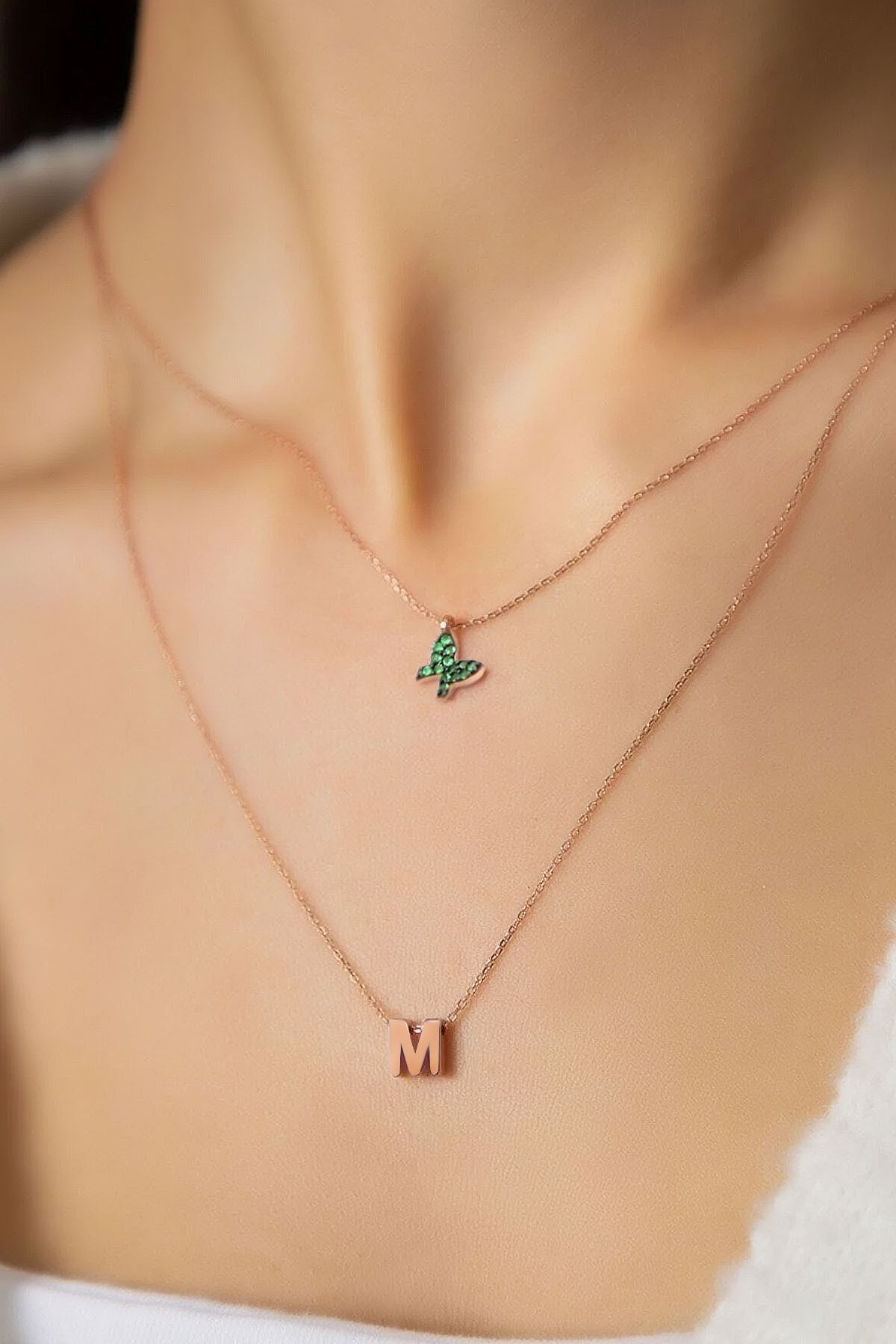 925 Ayar Gümüş Rose Kaplama Kadın Asansörlü Yeşil Kelebek Ve Harf Model Kolye