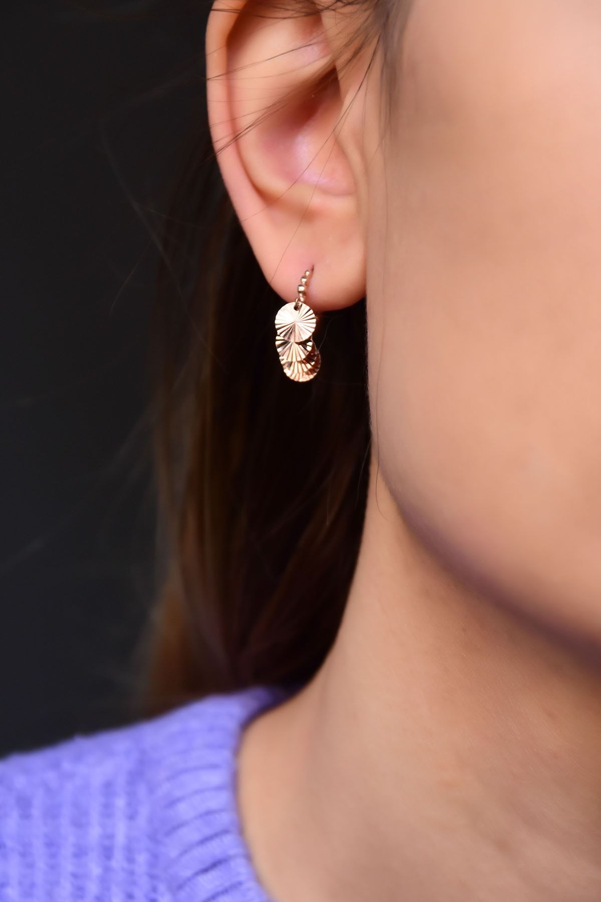 925 Ayar Gümüş Rose Kaplama Kalemli Pullu Kadın Küpe