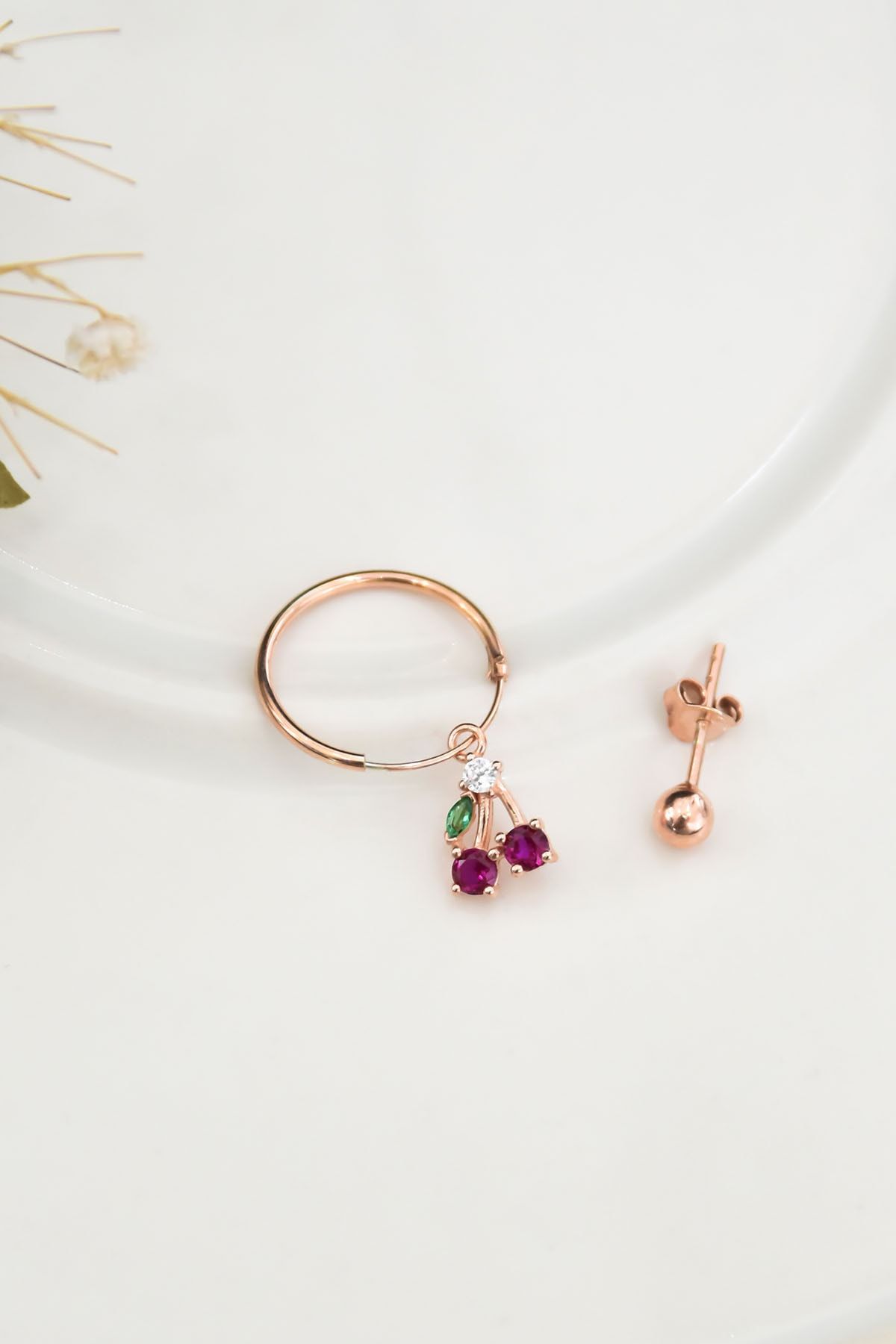 925 Ayar Gümüş Rose Kaplama Kiraz Halka Ve Top Küpe