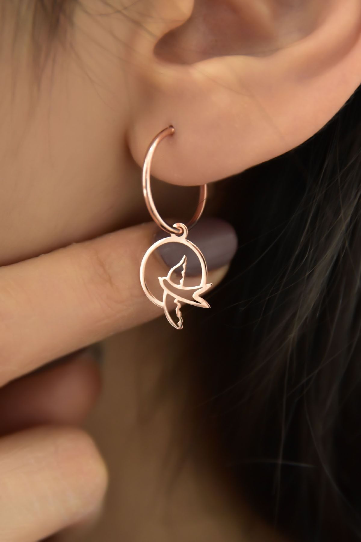 925 Ayar Gümüş Rose Kaplama Kırlangıç Figürlü Halka Ve Top Küpe