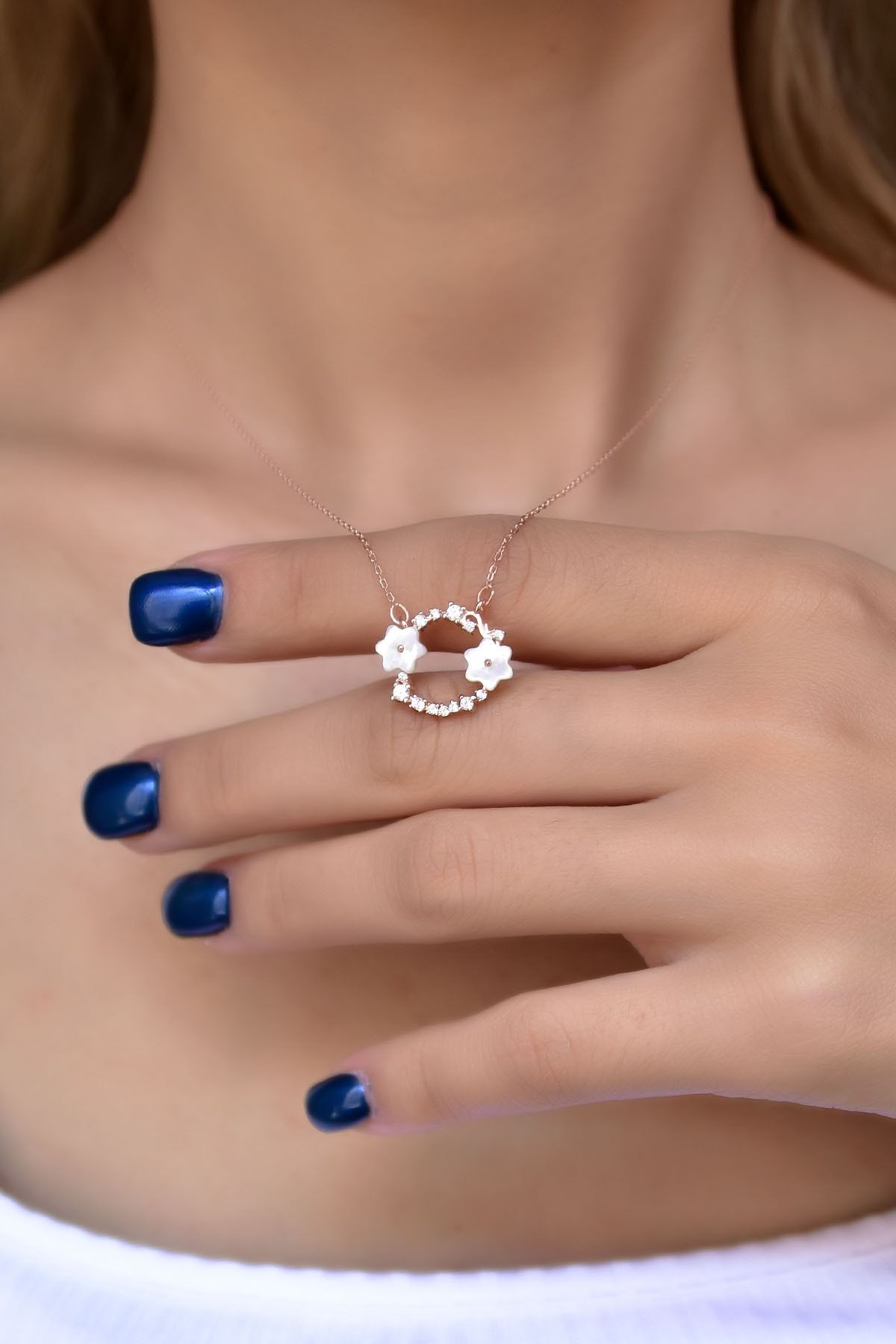 925 Ayar Gümüş Rose Kaplama Manolya Sedef Taşlı Çiçek Kadın Kolye