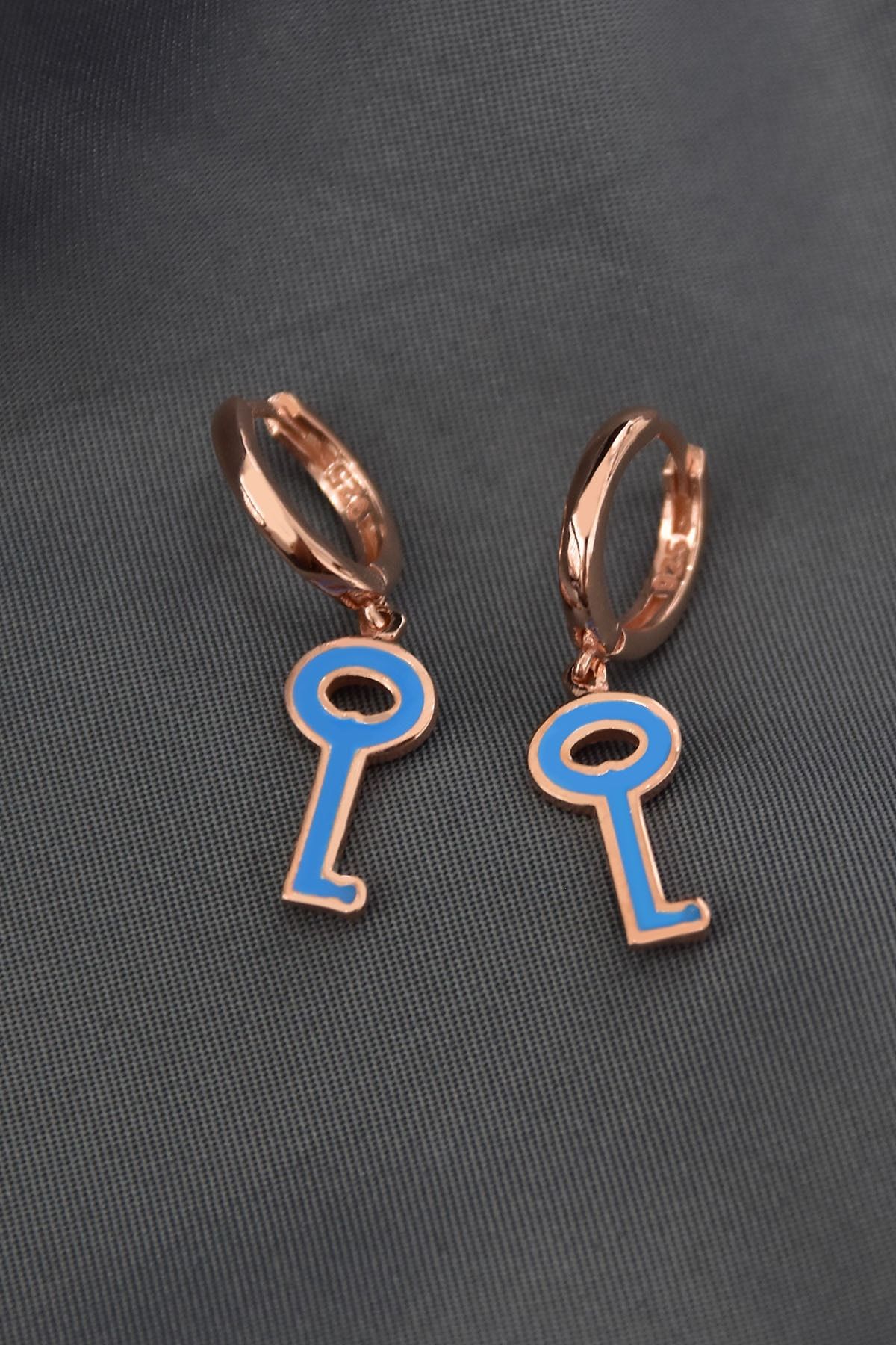 925 Ayar Gümüş Rose Kaplama Mavi Mineli Anahtar Halka Küpe