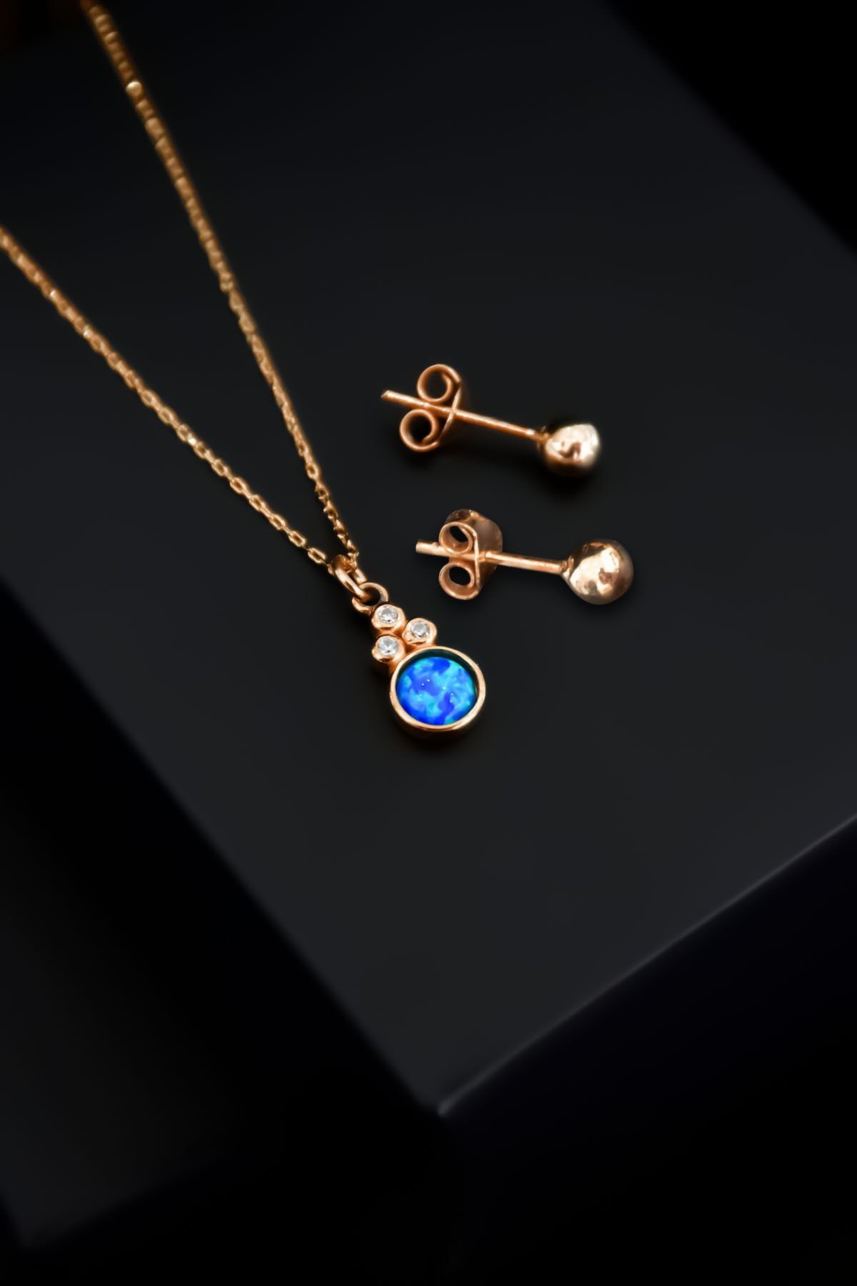 925 Ayar Gümüş Rose Kaplama Mavi Opal Yuvarlak Kolye Çivili Top Küpe Set