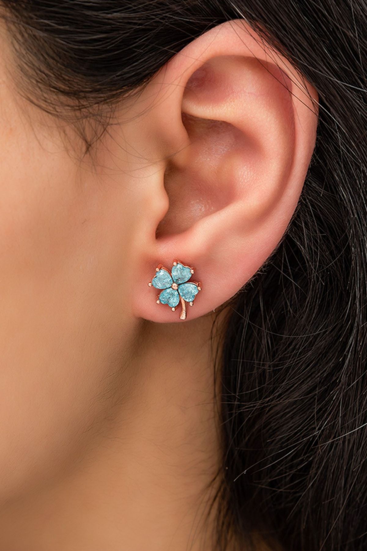 925 Ayar Gümüş Rose Kaplama Mavi Taşlı Yonca Küpe