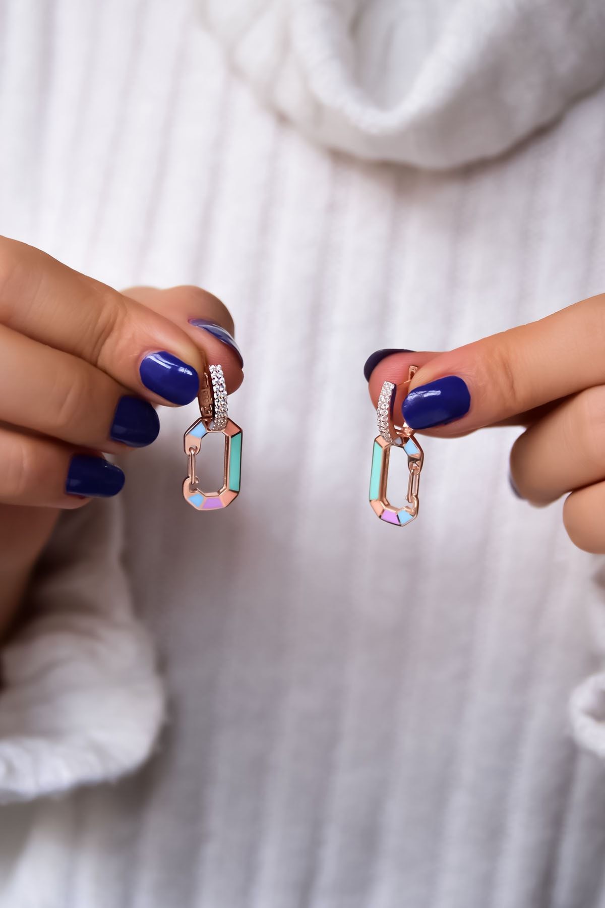 925 Ayar Gümüş Rose Kaplama Mineli Dikdörtgen Taşlı Halka Küpe