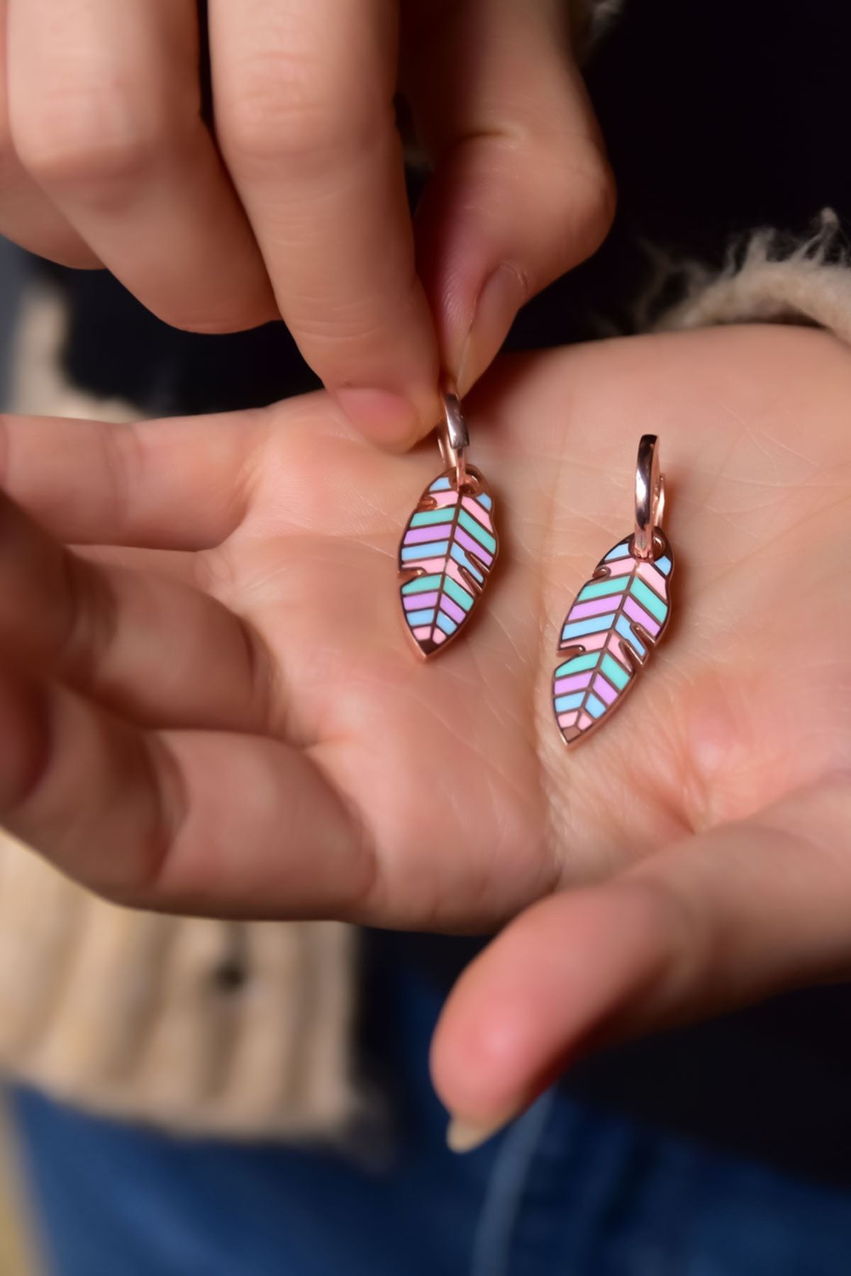 925 Ayar Gümüş Rose Kaplama Mineli Yaprak Halka Küpe