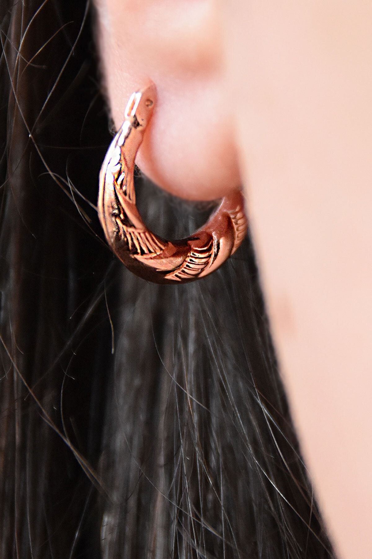 925 Ayar Gümüş Rose Kaplama Mini Drop Desenli Halka Küpe