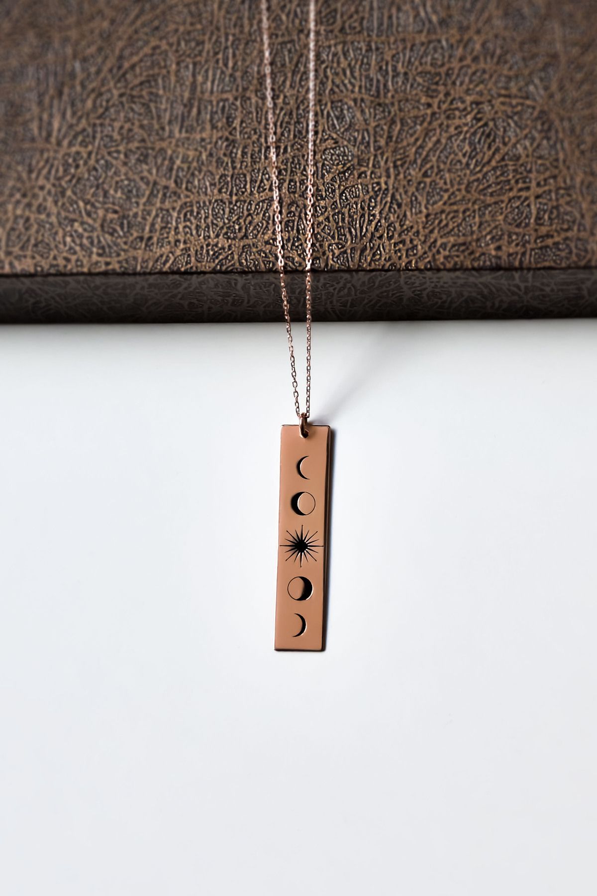 925 Ayar Gümüş Rose Kaplama Moon Phase Plaka Kolye