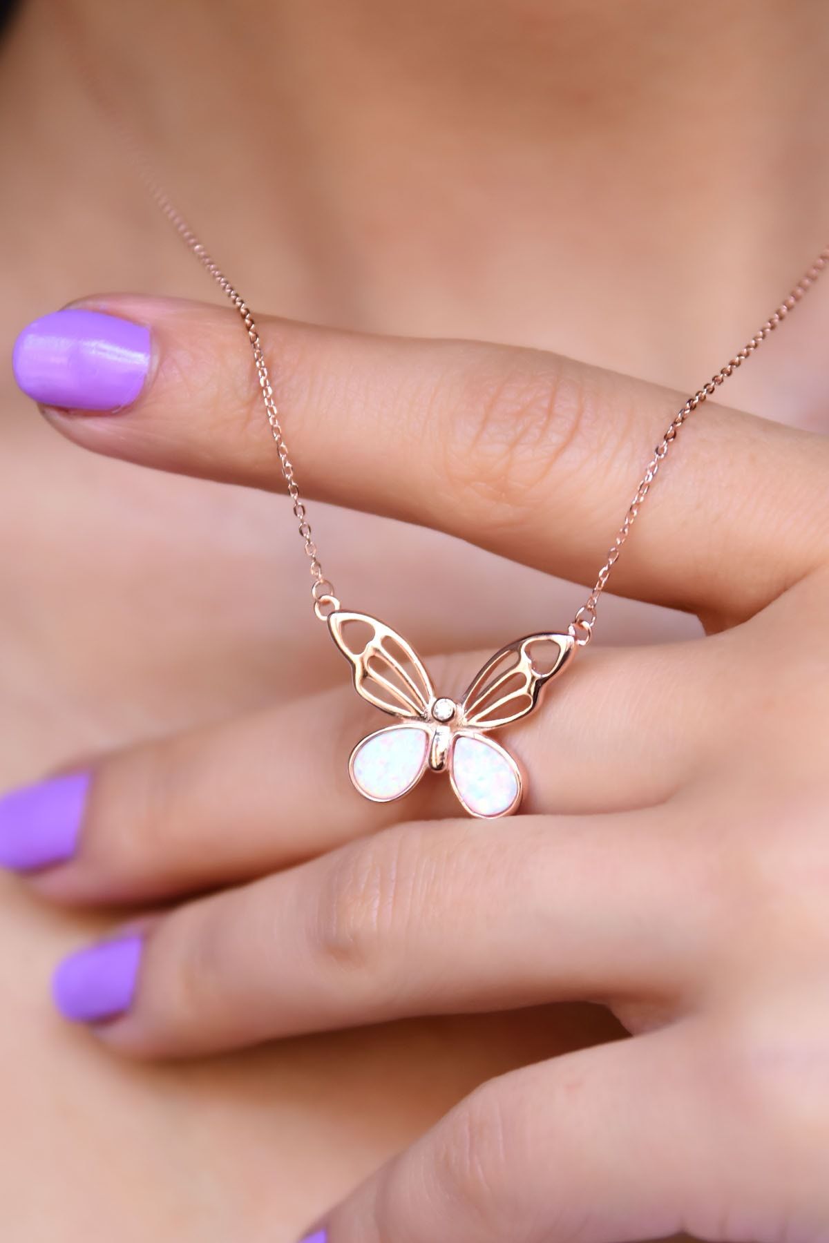 925 Ayar Gümüş Rose Kaplama Opal Taşlı Kelebek Kolye