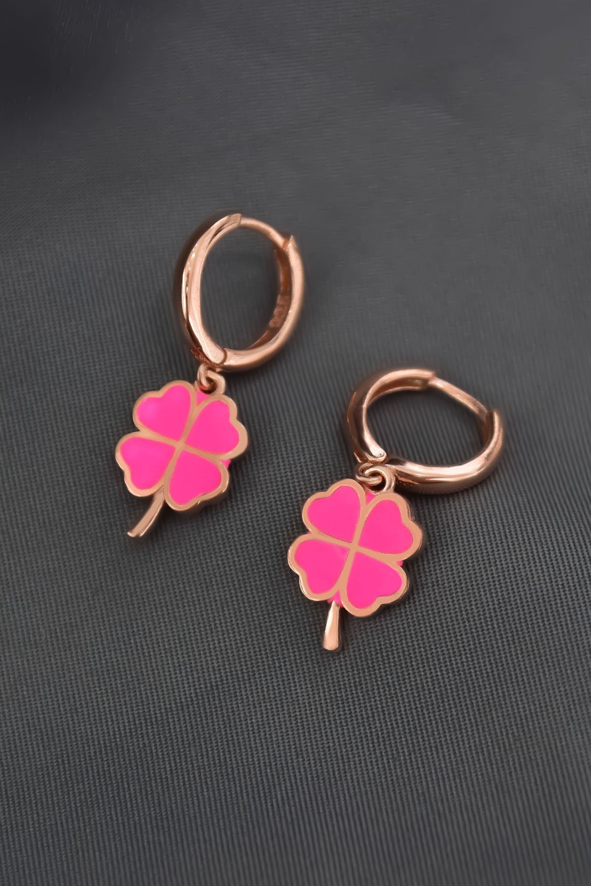 925 Ayar Gümüş Rose Kaplama Pembe Mineli Yonca Halka Küpe