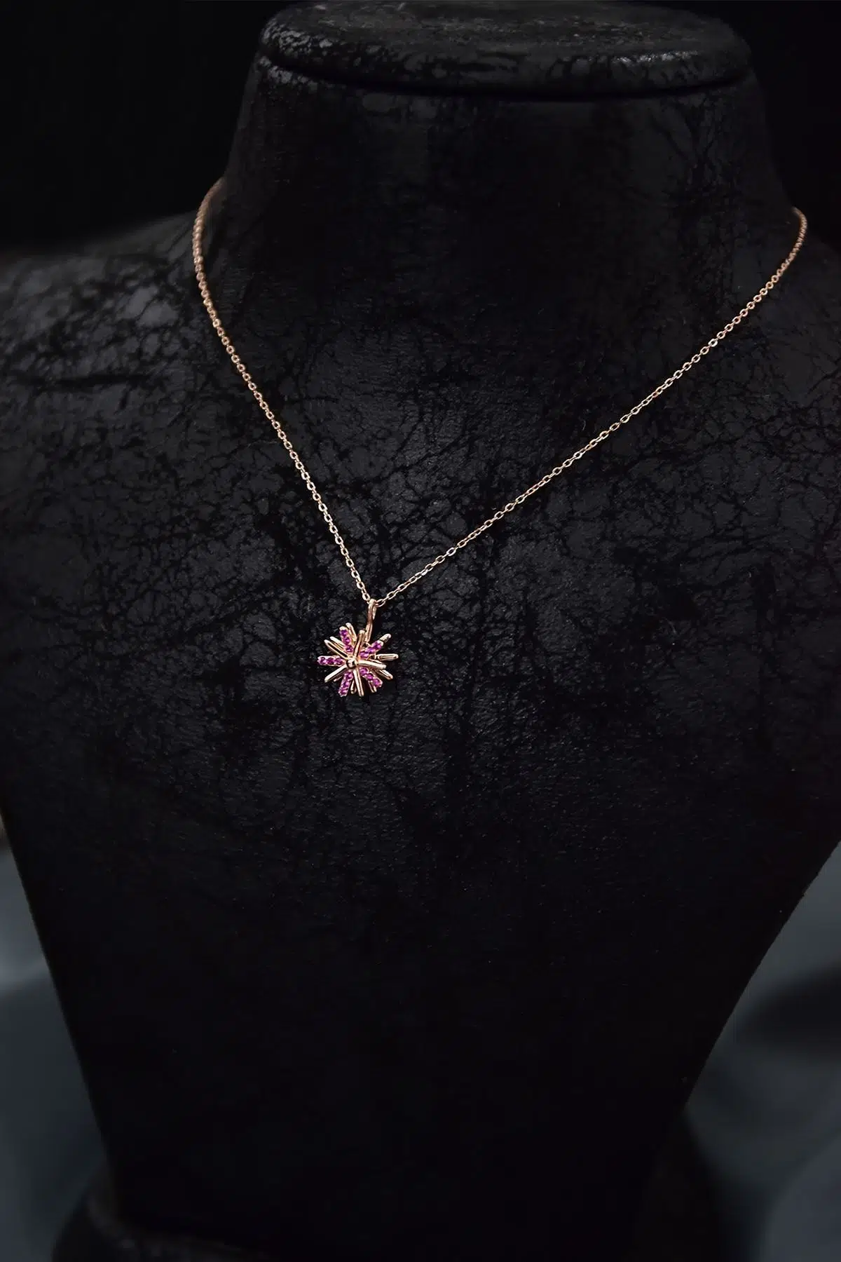 925 Ayar Gümüş Rose Kaplama Pembe Zirkon Taşlı Dönen Güneş Kolye