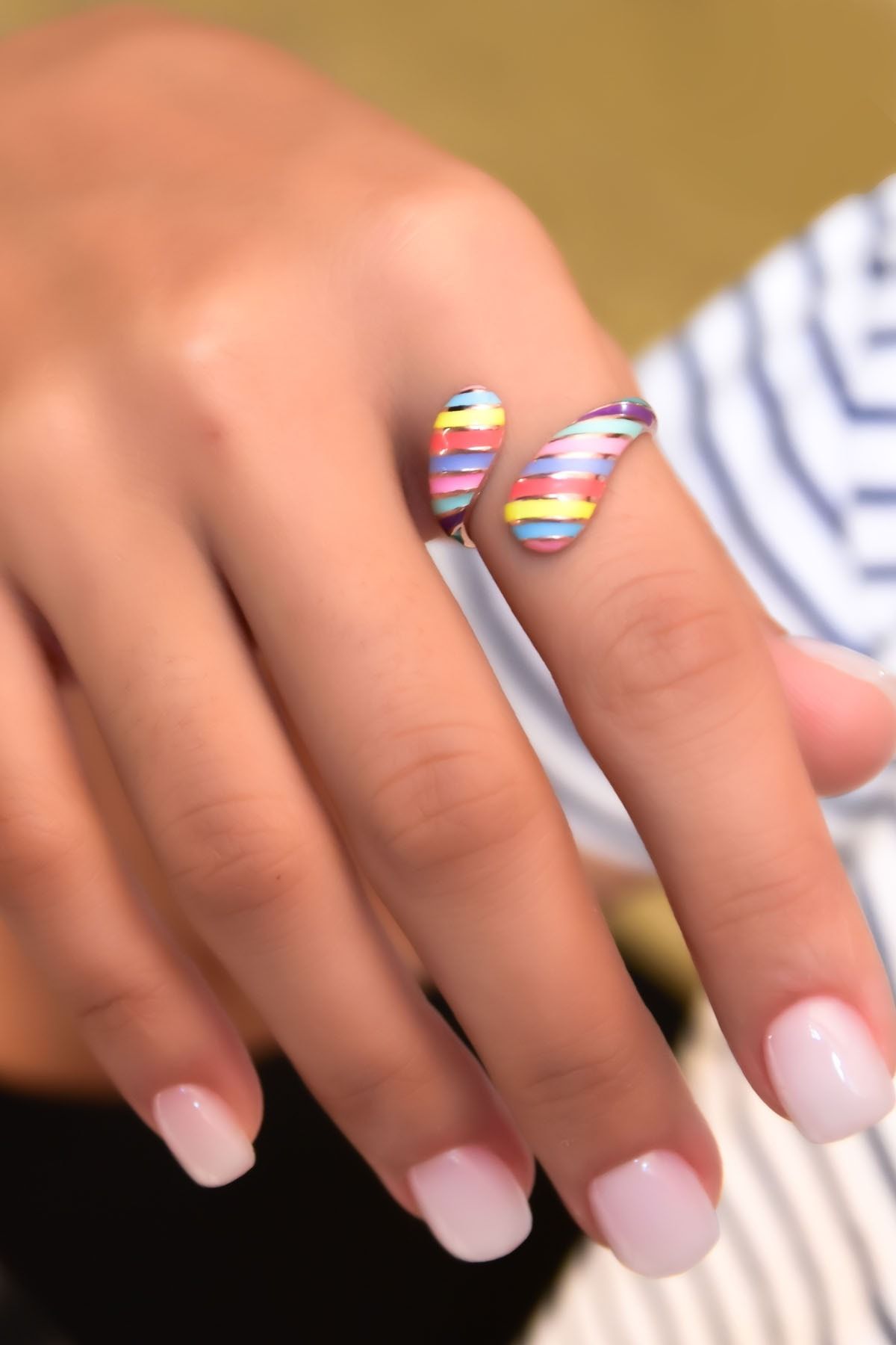 925 Ayar Gümüş Rose Kaplama Renkli Mineli Ayarlanabilir Sarmal Yüzük