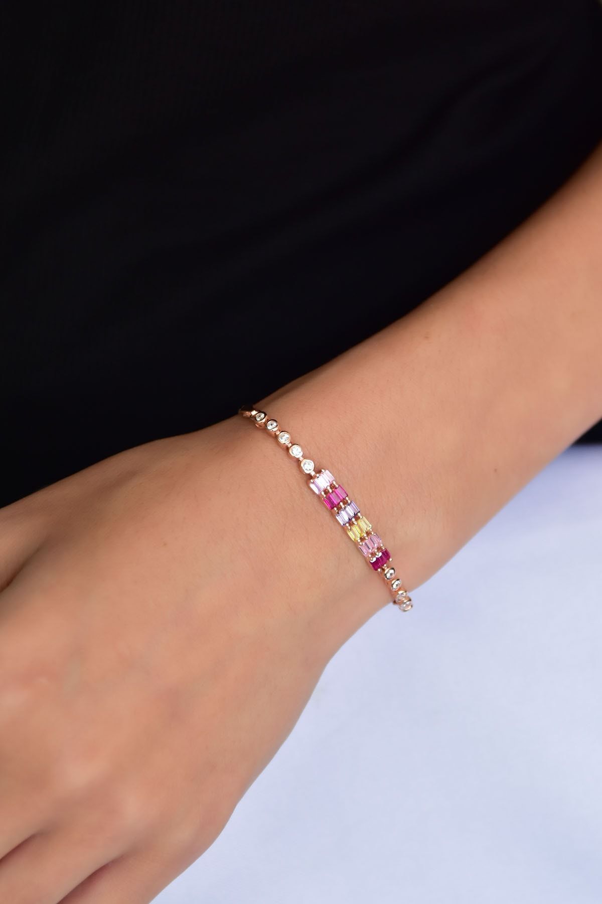 925 Ayar Gümüş Rose Kaplama Renkli Taşlı Baget Bileklik