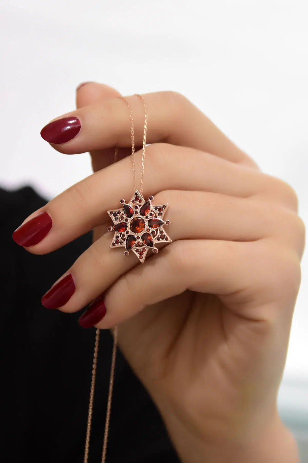 925 Ayar Gümüş Rose Kaplama Ruby Yıldız Kartanesi Kolye