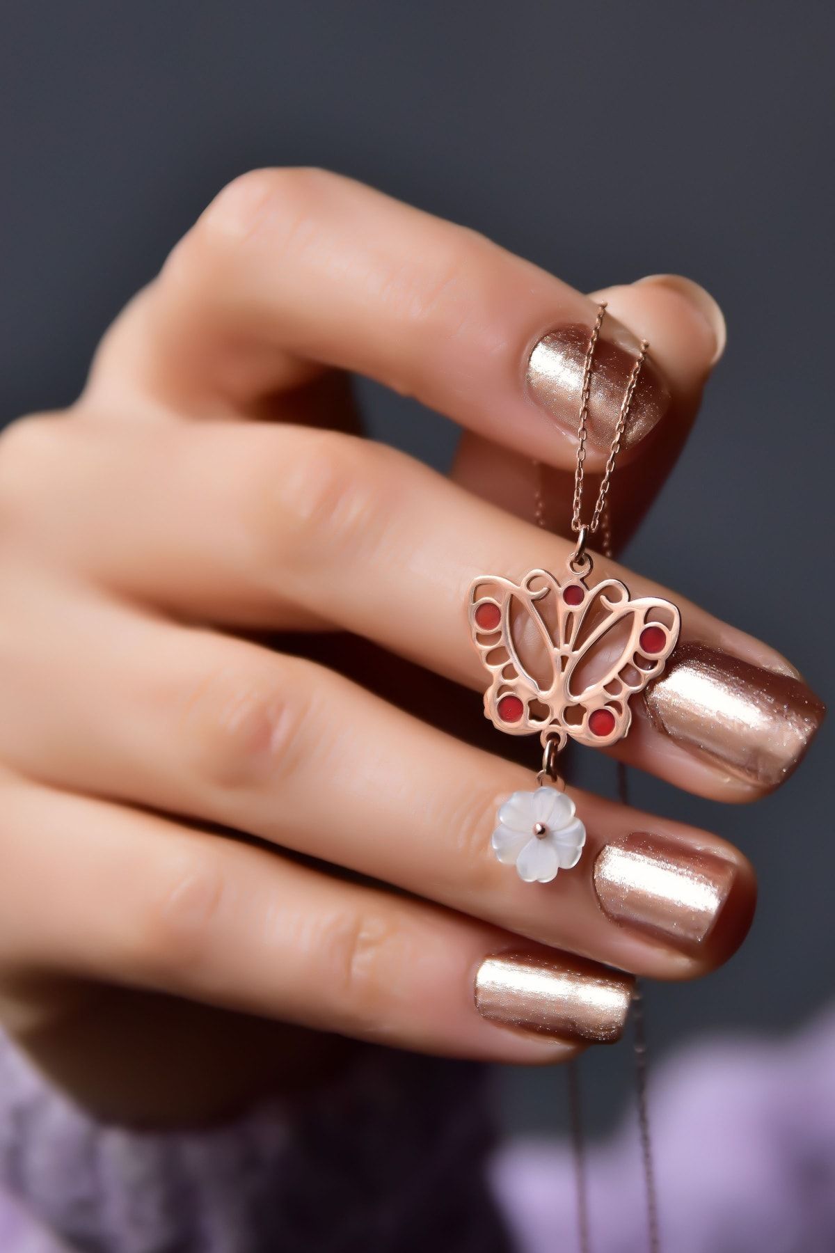 925 Ayar Gümüş Rose Kaplama Sallantılı Sedef Manolya Çiçeği , Mineli Kelebek Kolye