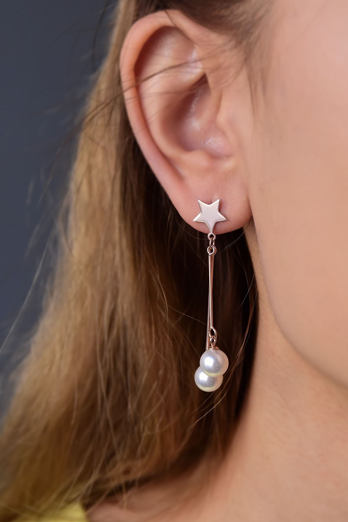 925 Ayar Gümüş Rose Kaplama Sallantılı Yıldızlı Inci Küpe Ve Halka Küpe