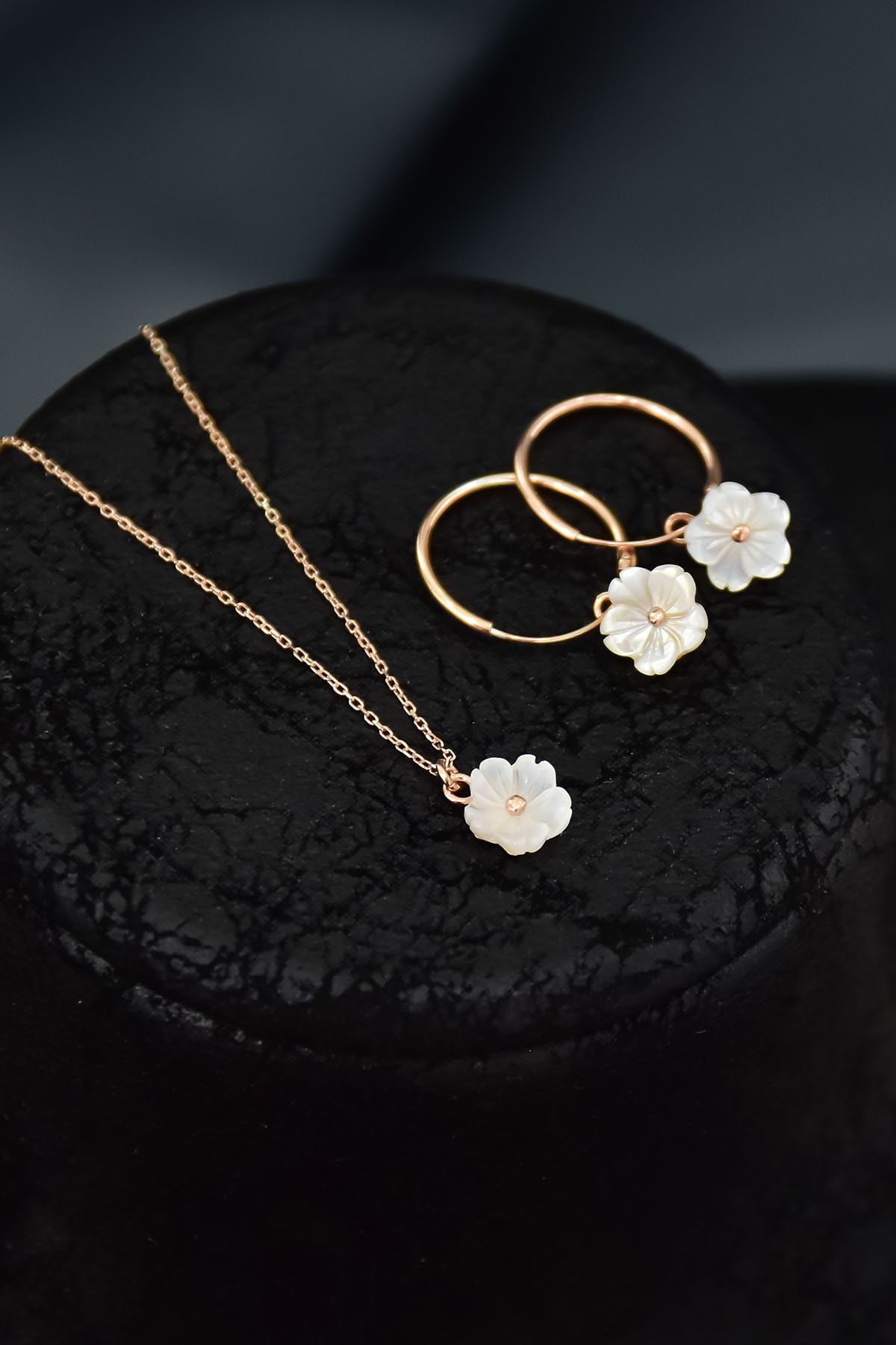 925 Ayar Gümüş Rose Kaplama Sedef Manolya Çiçeği Kolye Ve Halka Küpe Set