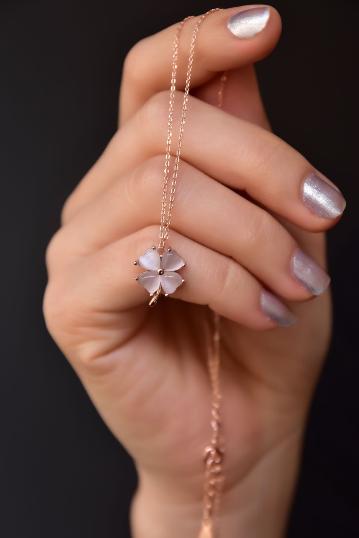 925 Ayar Gümüş Rose Kaplama Sedef Yonca Kolye