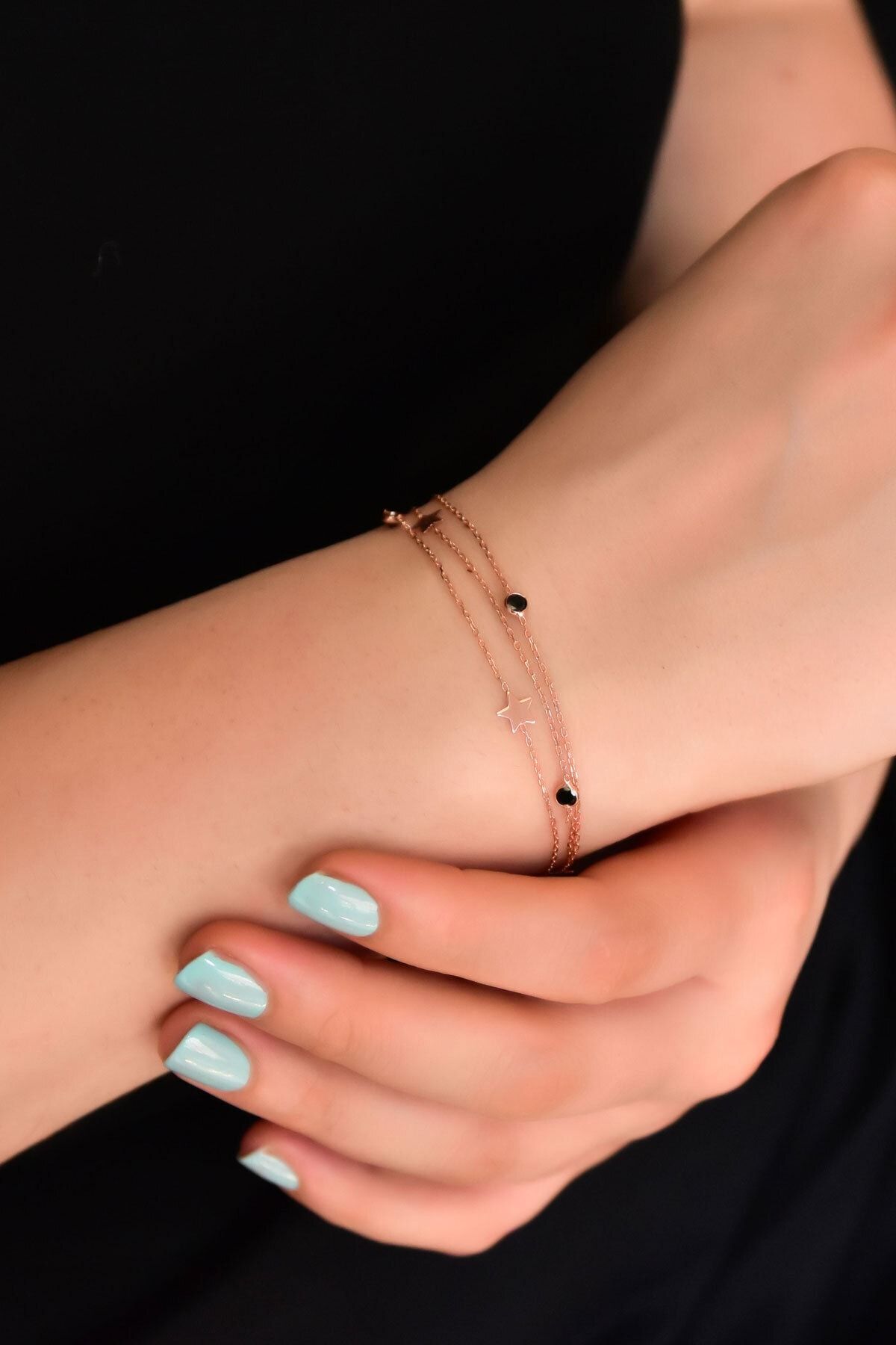 925 Ayar Gümüş Rose Kaplama Siyah Taşlı Yıldız Zincir Bileklik