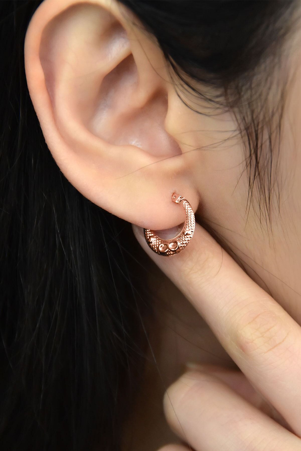 925 Ayar Gümüş Rose Kaplama Sonsuzluk Desenli Halka Kadın Küpe