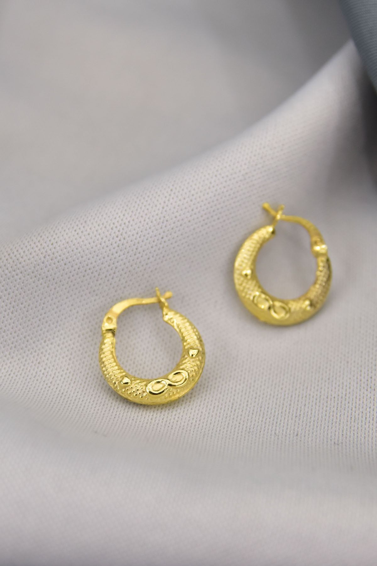 925 Ayar Gümüş Rose Kaplama Sonsuzluk Desenli Klipsli Küpe