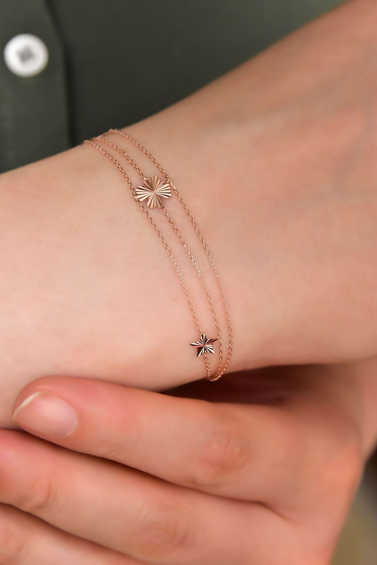 925 Ayar Gümüş Rose Kaplama Tek Yonca Iki Yıldız Kristal Kesim Üç Zincir Bileklik