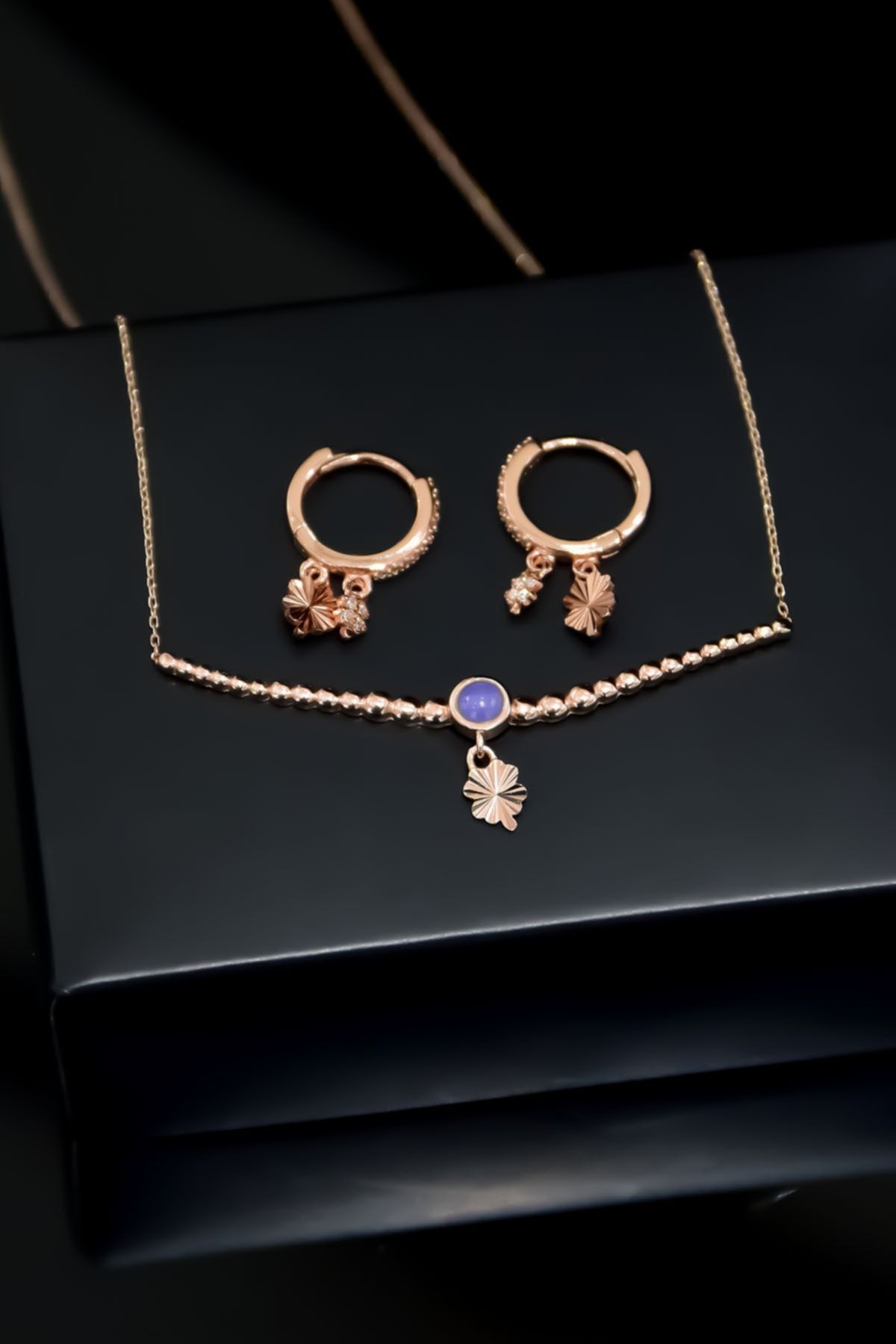 925 Ayar Gümüş Rose Kaplama Top Motifli Mor Ay Taşı Yonca Kolye Ve Küpe Set
