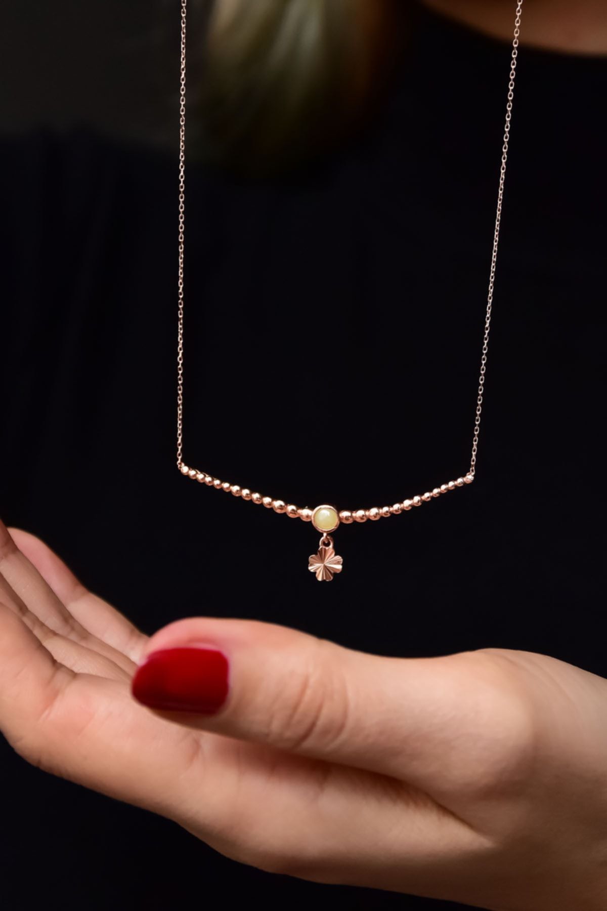 925 Ayar Gümüş Rose Kaplama Top Motifli Sarı Ay Taşı Dört Yapraklı Yonca Kolye