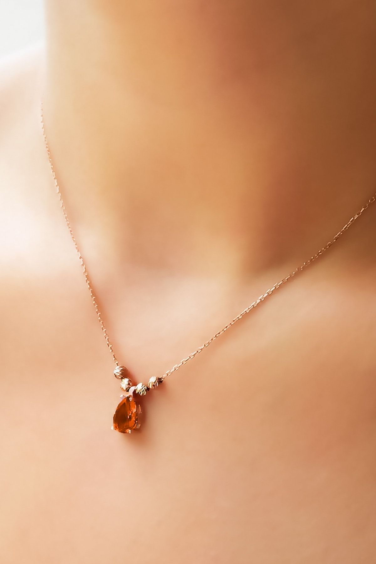 925 Ayar Gümüş Rose Kaplama Turuncu Damla Kenarları Çift Dorica Toplu Kolye