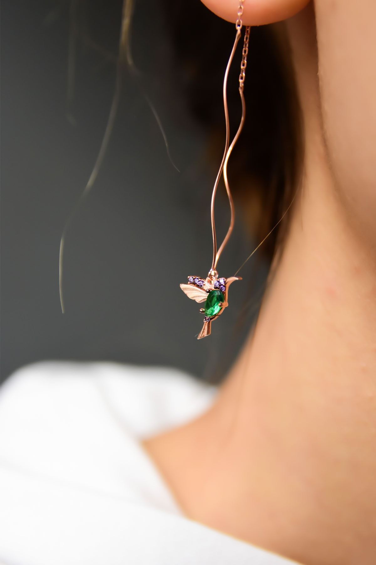 925 Ayar Gümüş Rose Kaplama Yeşil Mor Taşlı Sevgi Kuşu Dalgalı Küpe