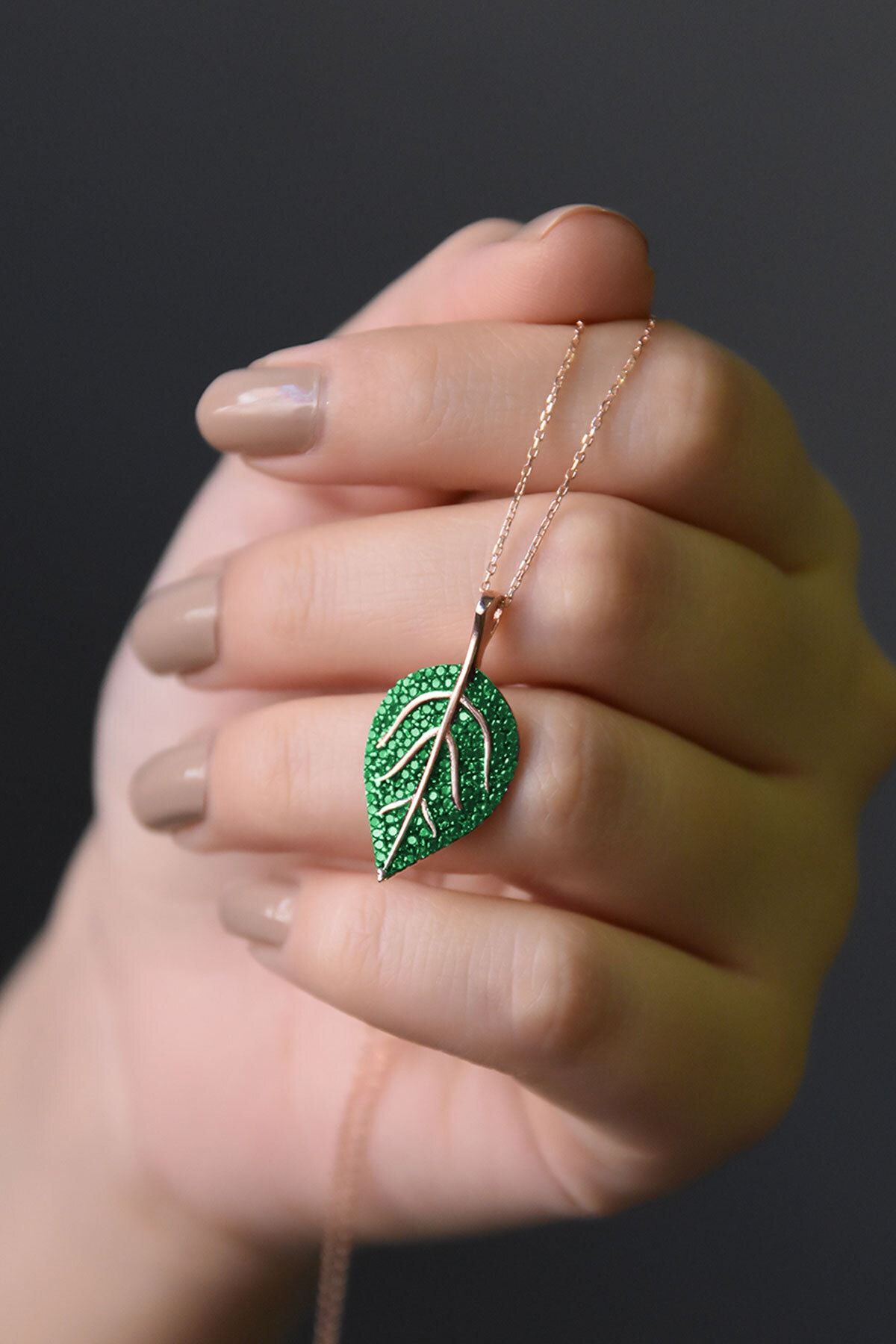925 Ayar Gümüş Rose Kaplama Yeşil Yaprak Kolye