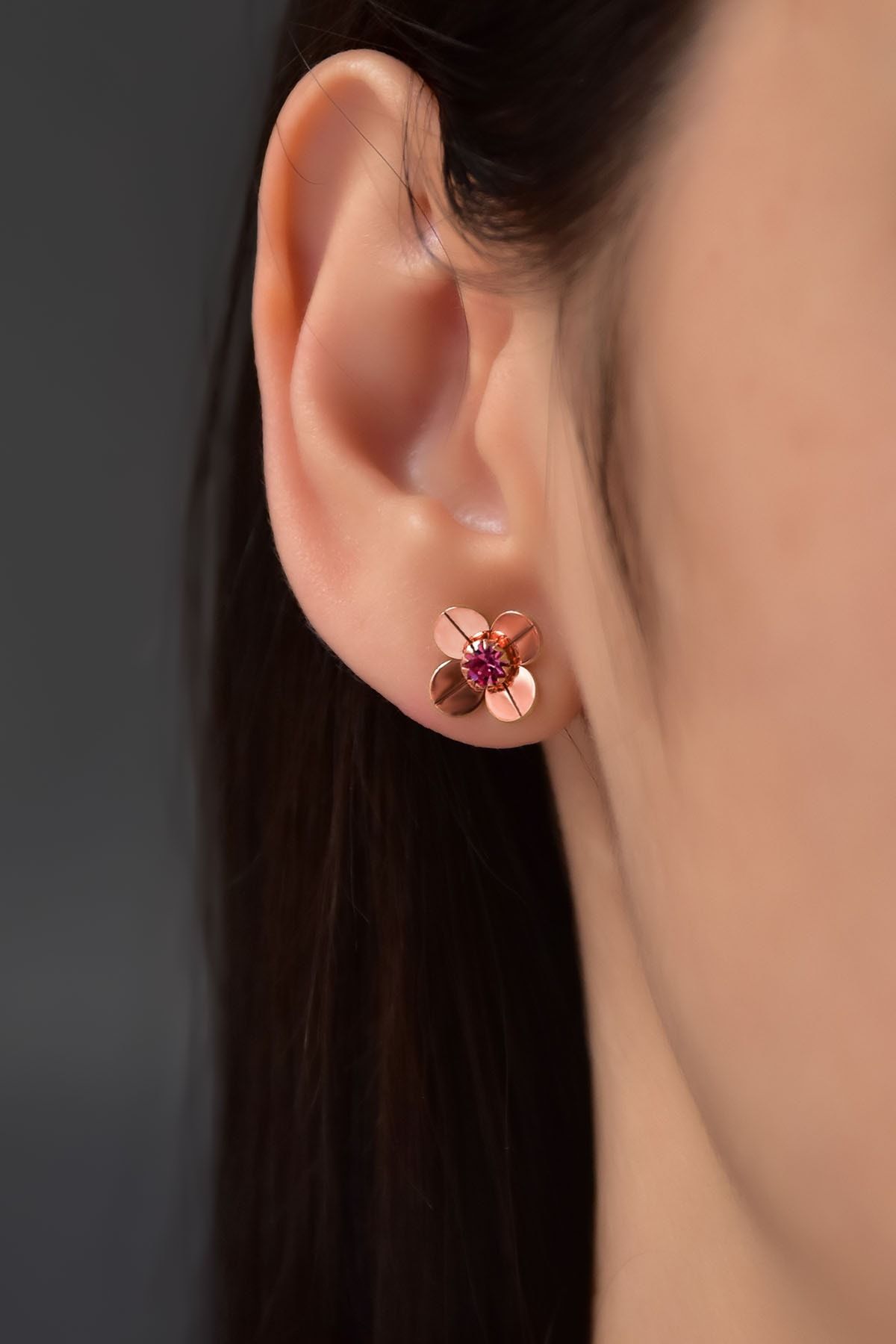 925 Ayar Gümüş Rose Kaplama Zirkon Taşlı Ekim Ayı Doğum Taşlı Frezya Çiçeği Küpe