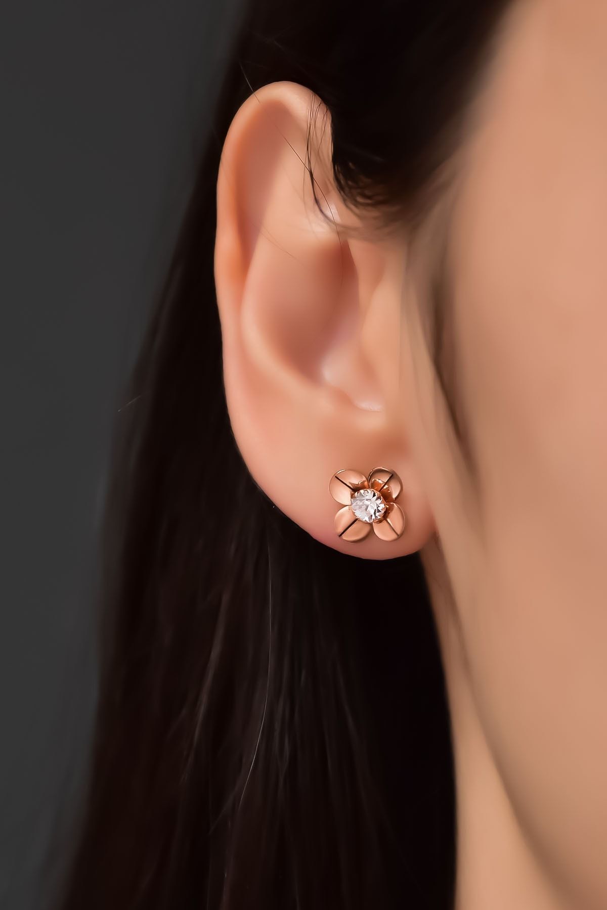 925 Ayar Gümüş Rose Kaplama Zirkon Taşlı Nisan Ayı Doğum Taşlı Frezya Çiçeği Küpe