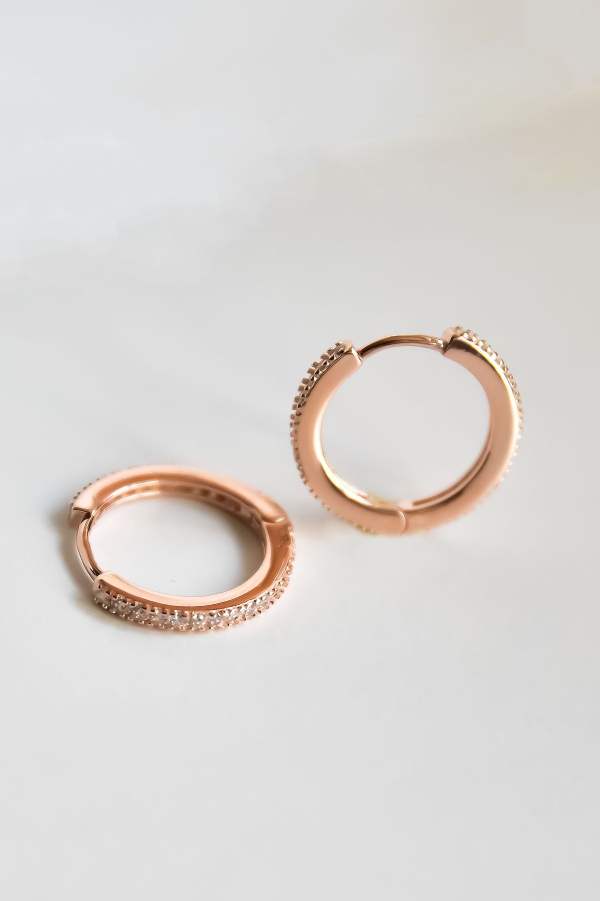 925 Ayar Gümüş Rose Kaplama Zirkon Taşlı Tamtur Halka Küpe