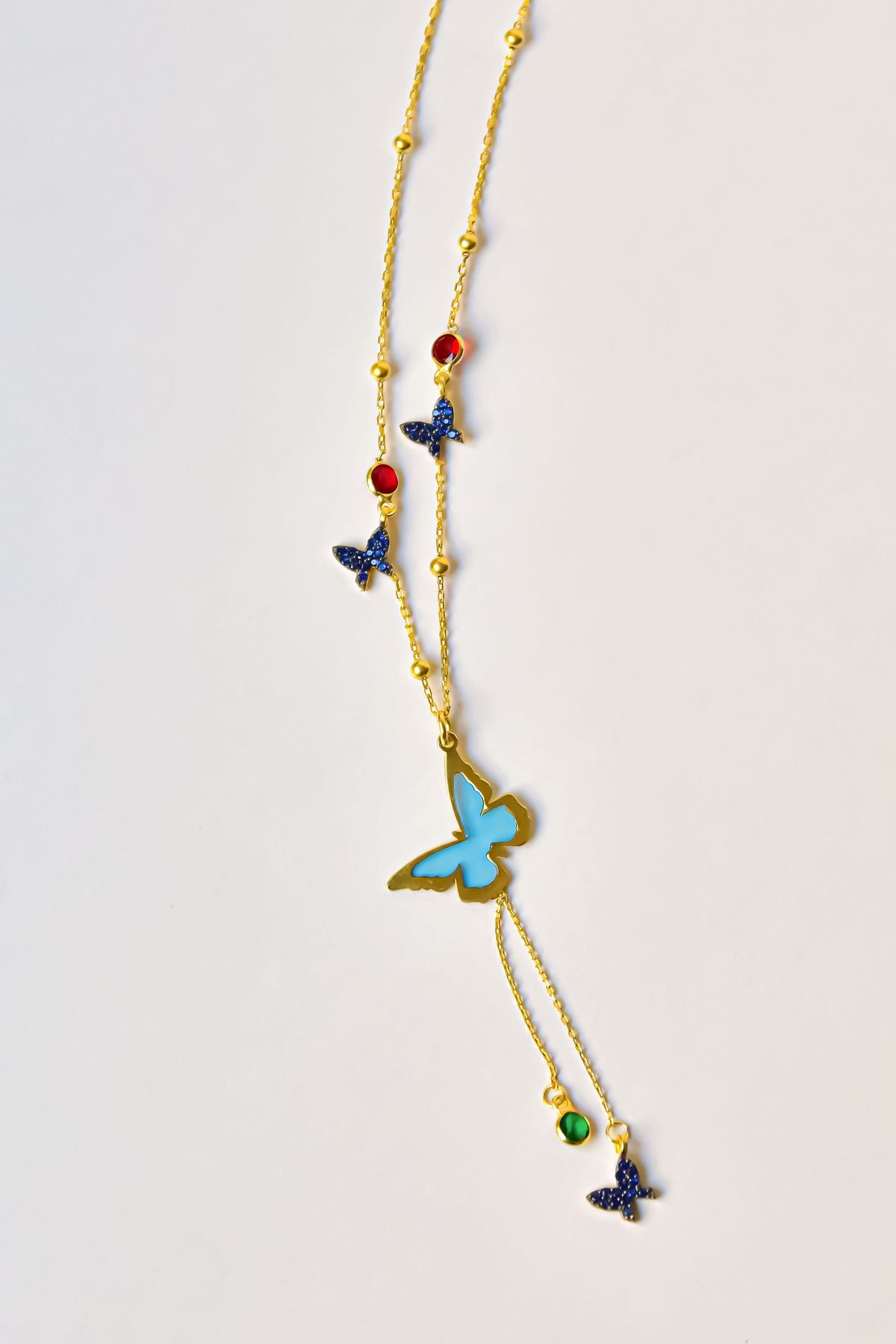 925 Ayar Gümüş Rüya Serisi Cam Boyalı Ve Zirkon Taşlı Uçuşan Kelebekler Dünyası Kolye