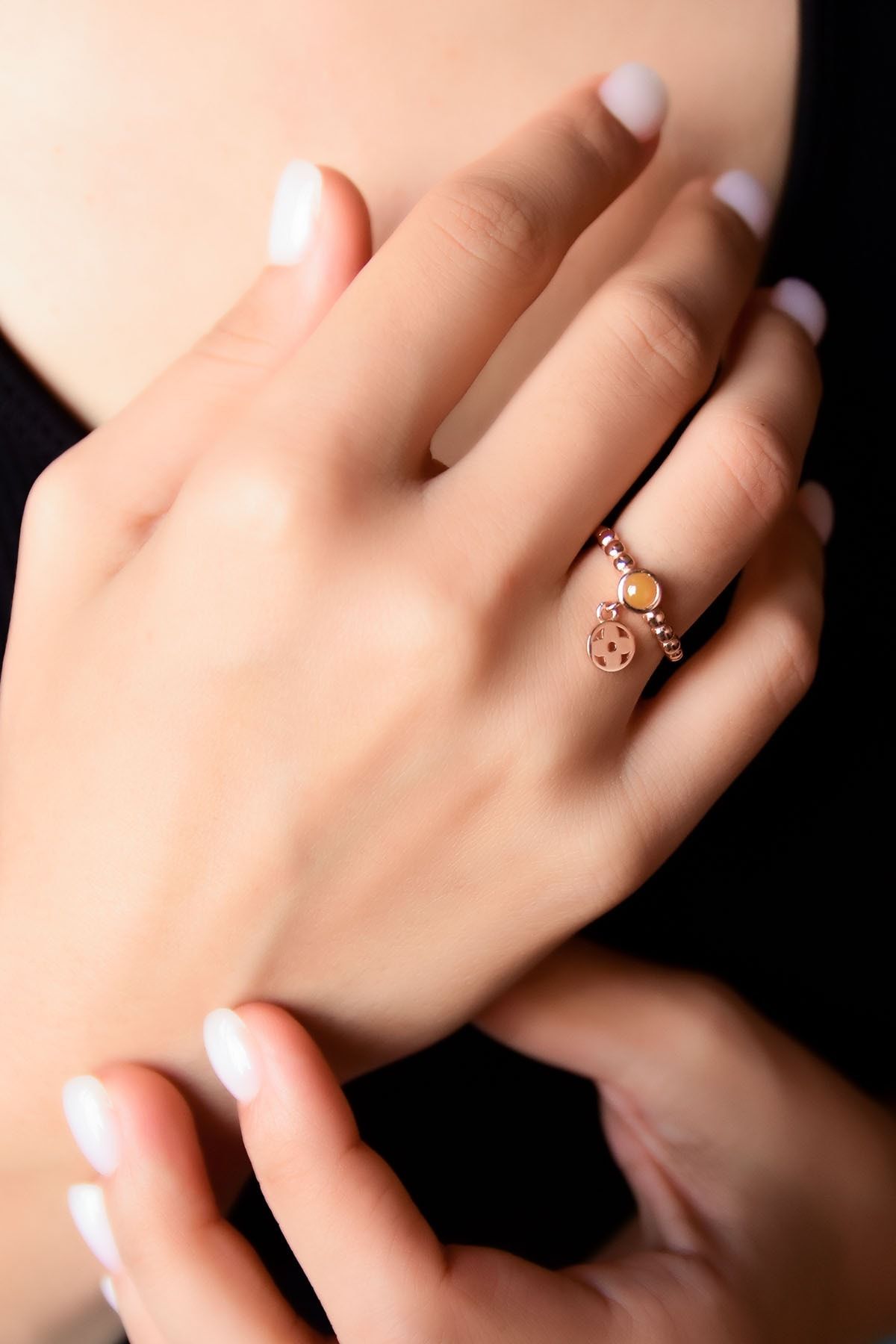 925 Ayar Gümüş Sarı Ay Taşlı Çember Çiçek Motifli Ayarlanabilir Kadın Yüzük