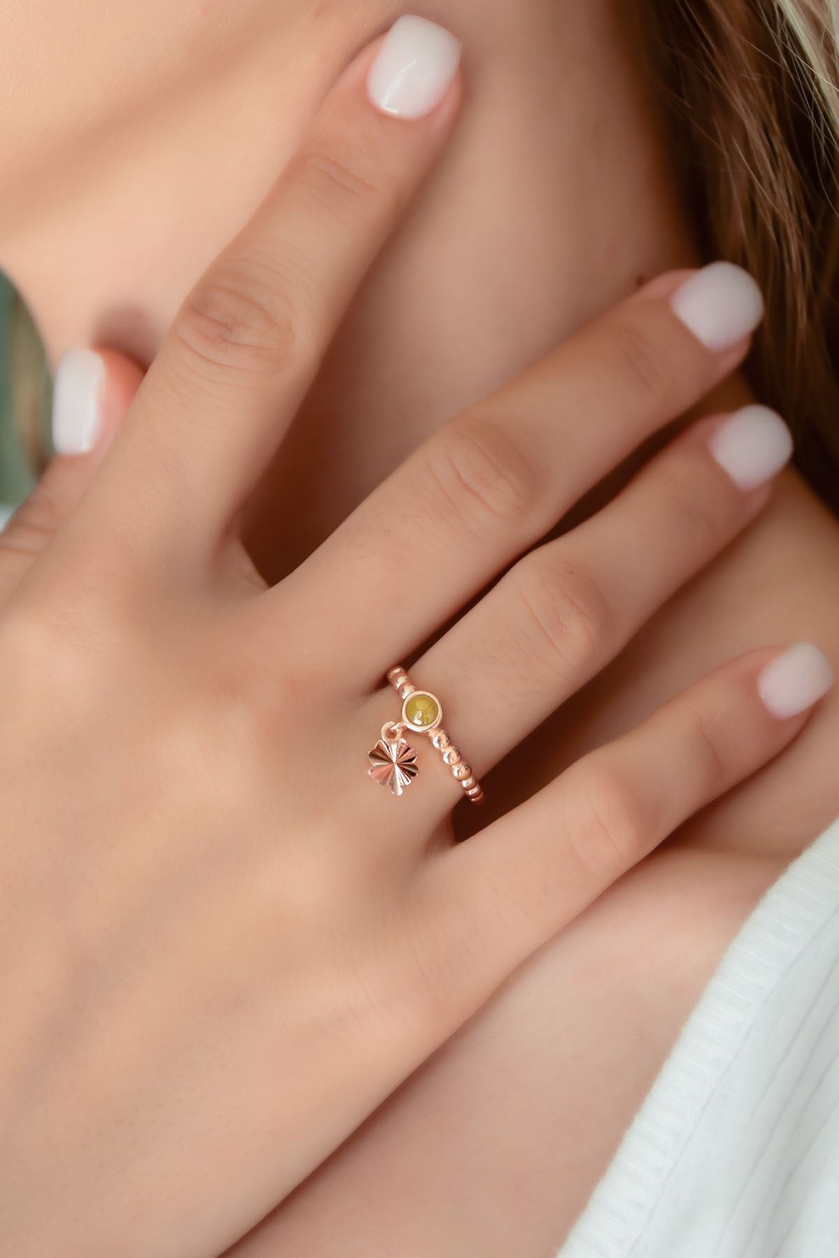 925 Ayar Gümüş Sarı Ay Taşlı Yonca Motifli Ayarlanabilir Kadın Yüzük