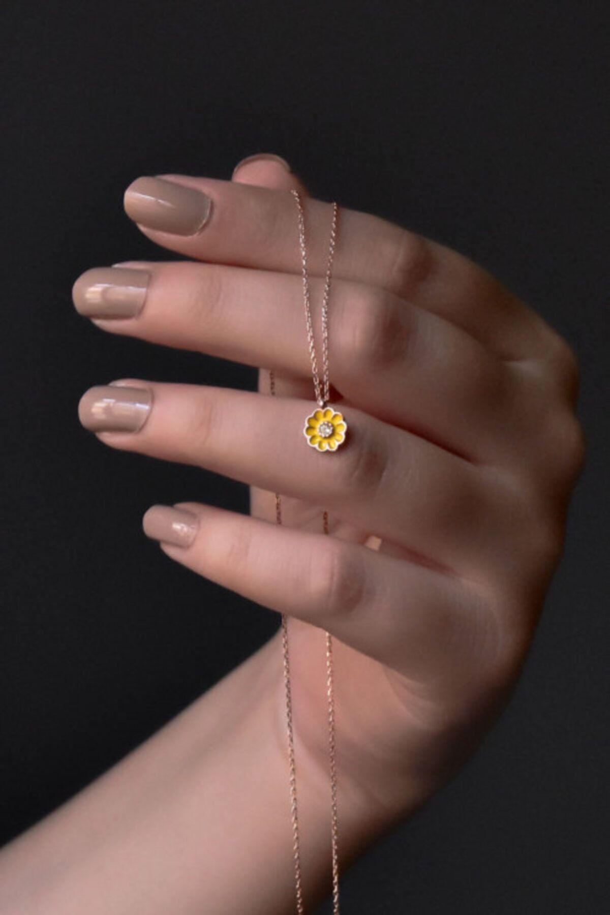 925 Ayar Gümüş Sarı Mineli Taşlı Papatya Kolye