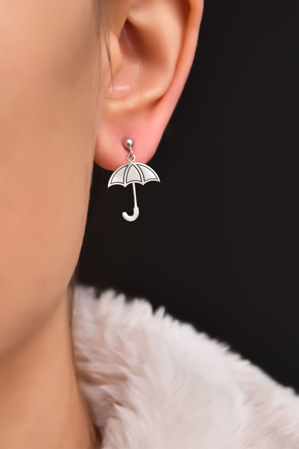 925 Ayar Gümüş Şemsiye Çivili Küpe